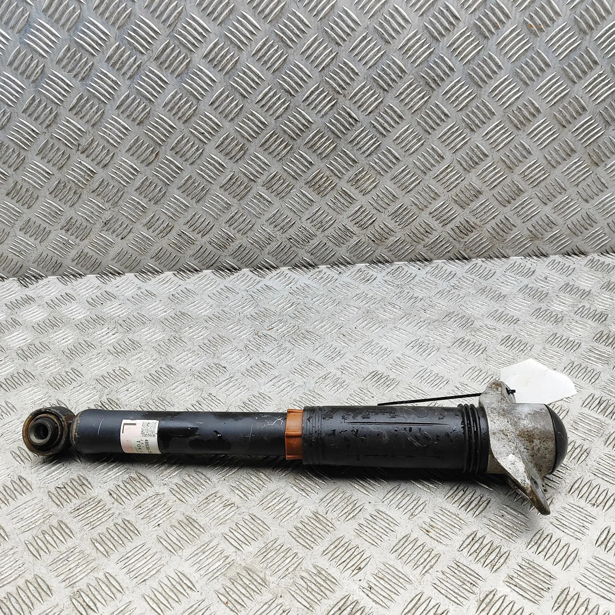 Lexus NX Shock absorber — rear right Shock absorber — rear right — LEXUS NX (II _A2_...
