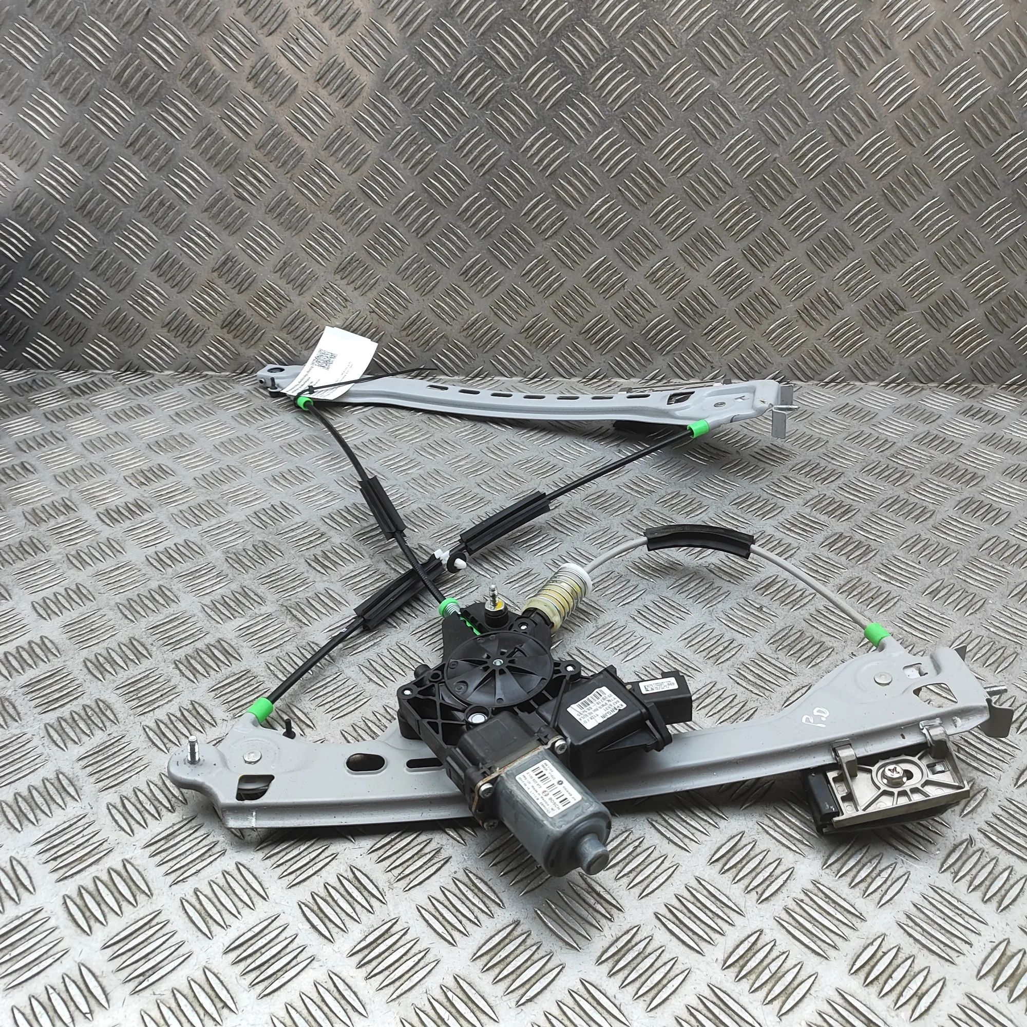 Chevrolet Corvette (C7) Front Right Door Window Regulator Front Right Door Window Regulator — CHEVROLET C...