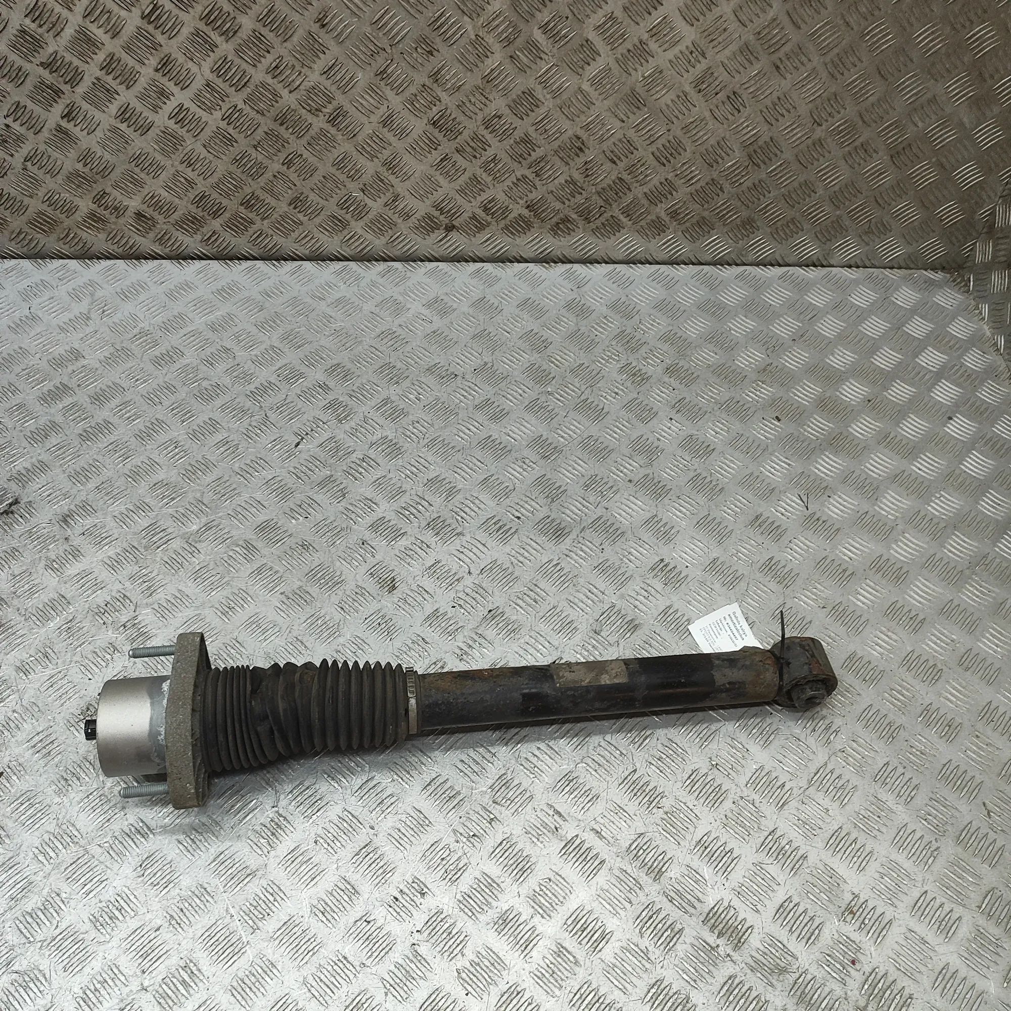 Land Rover Range Rover Sport (L494) Shock absorber — rear left Shock absorber — rear left — LAND ROVER RANGE R...