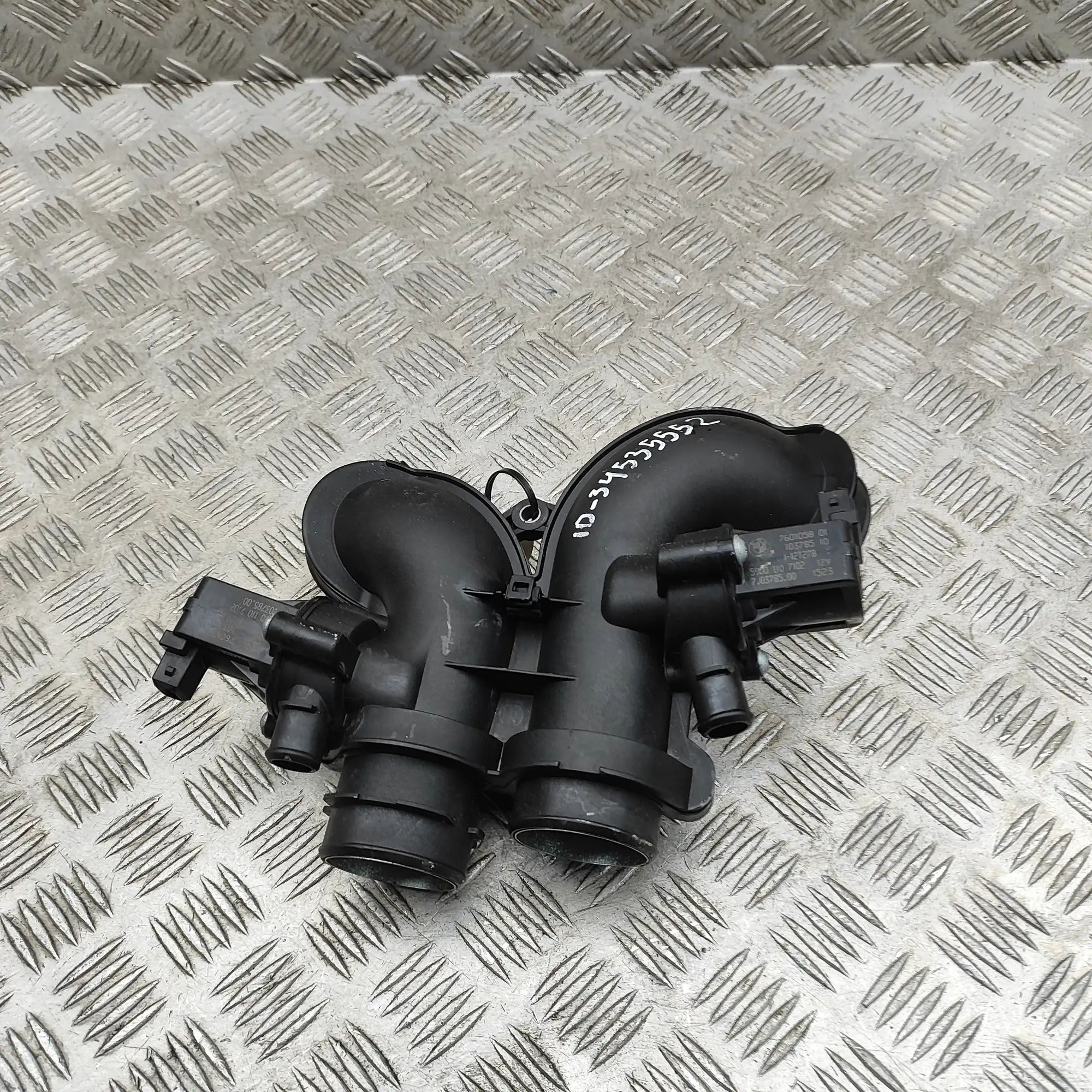 BMW X5 (E70) Air Intake Tube Air Intake Tube — BMW X5 (E70) (2006-2013) — 75...