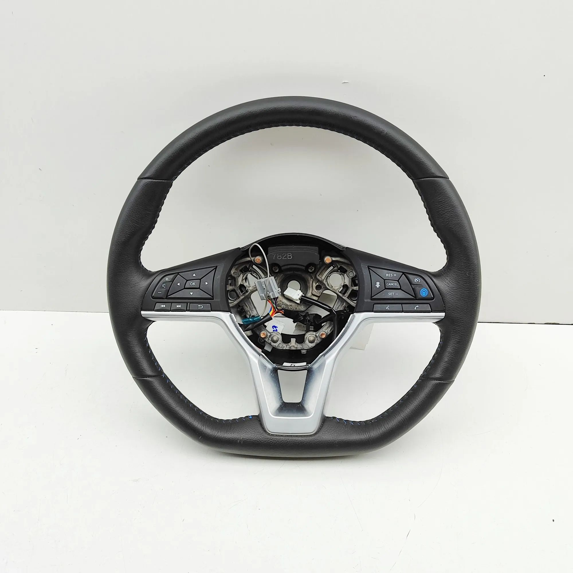 Nissan Leaf steering wheel Steering Wheel — NISSAN LEAF (ZE1) (2017-...) —...