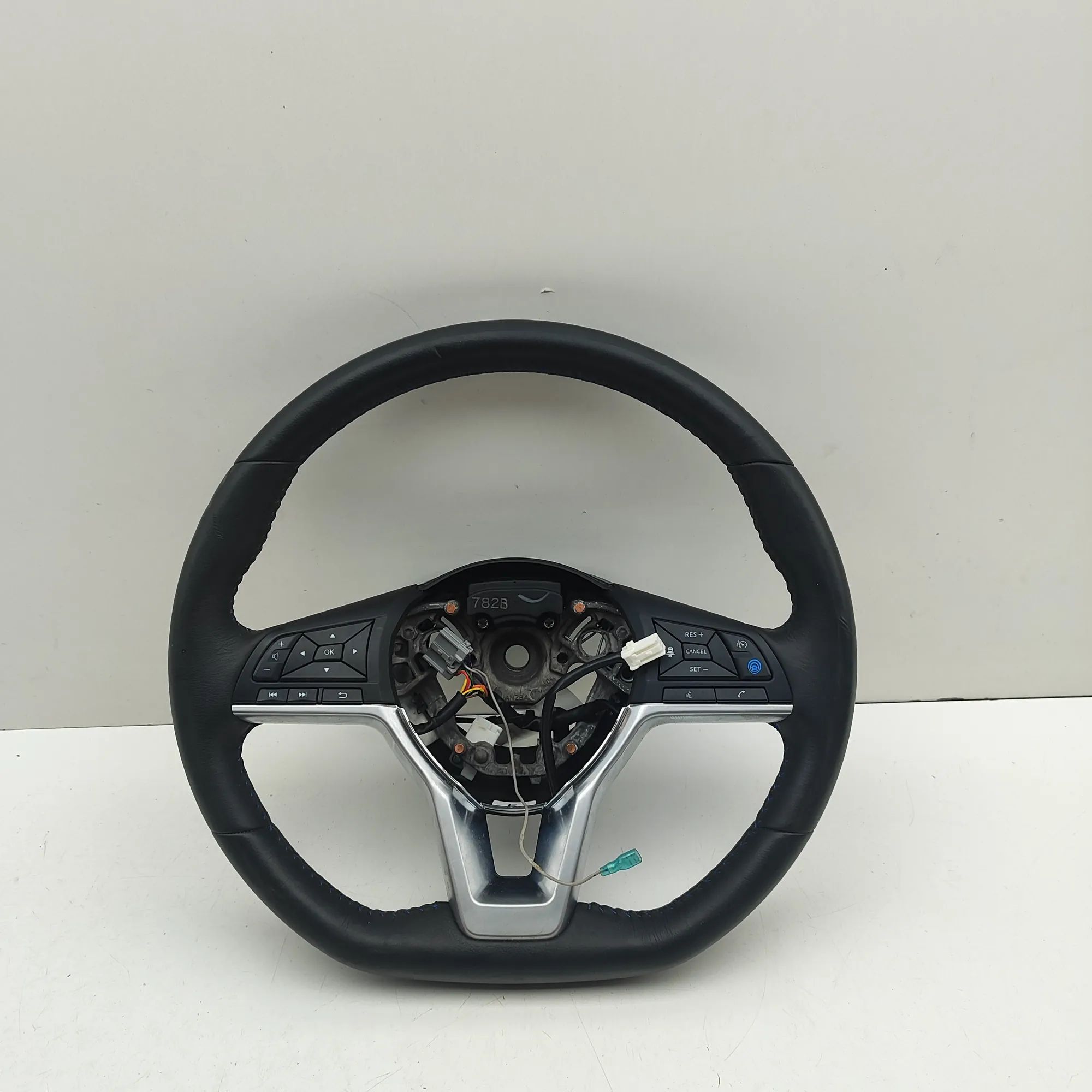 Nissan Leaf steering wheel Steering Wheel — NISSAN LEAF (ZE1) (2017-...) —...