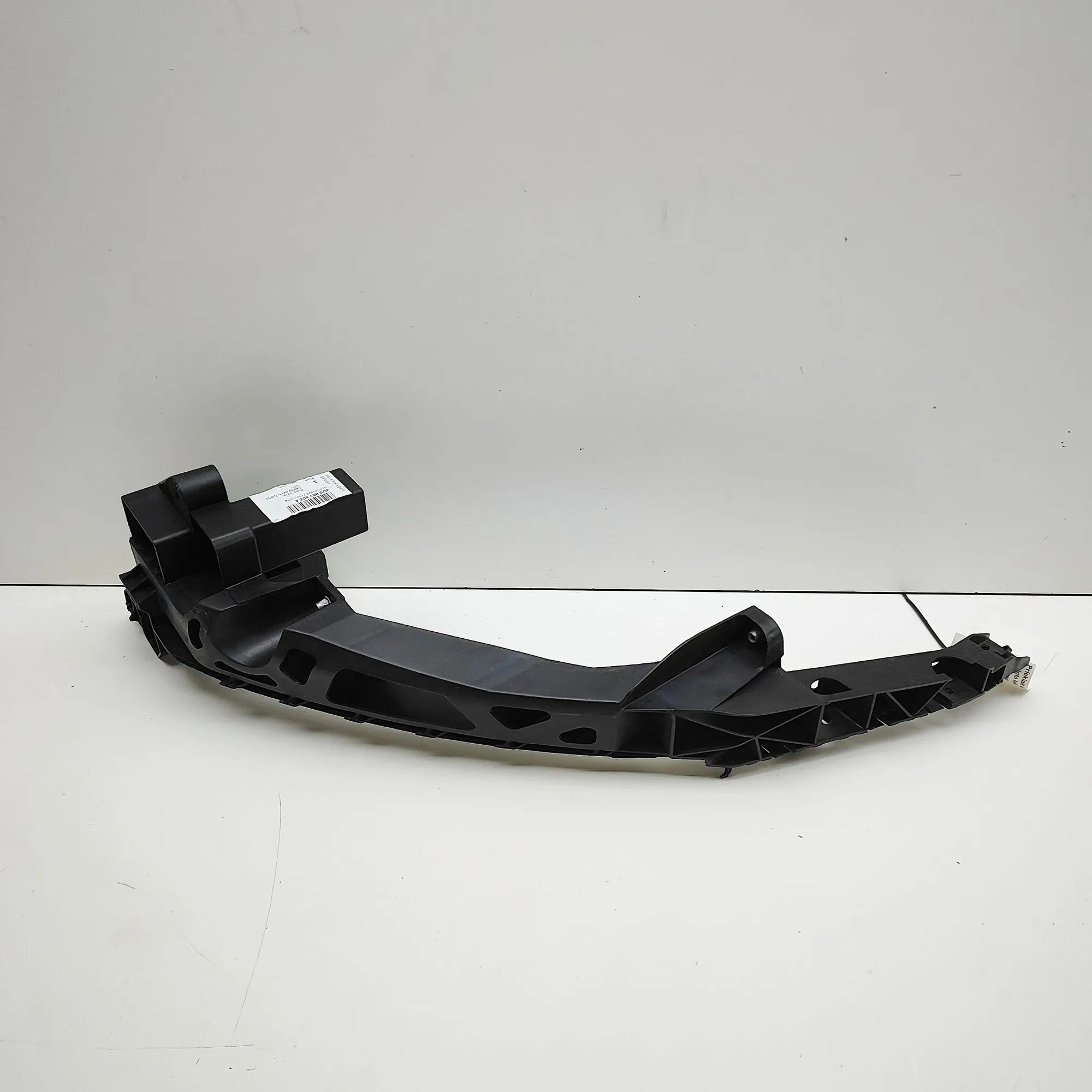 Audi Q3 (8U) Right Headlight Bracket Right Headlight Bracket — AUDI Q3 (8U) (2011-20...