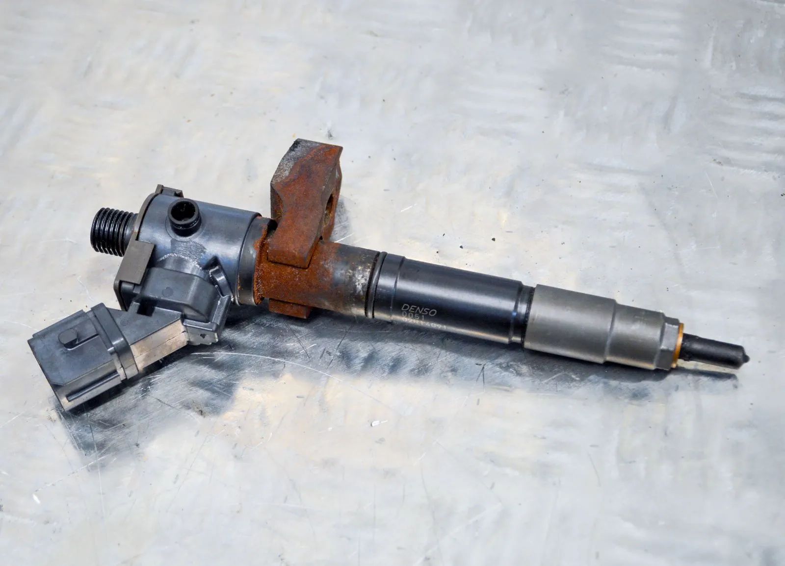 Volvo S60 Fuel Injector Fuel injector — VOLVO S60 (II) (2010-2019) — 23...