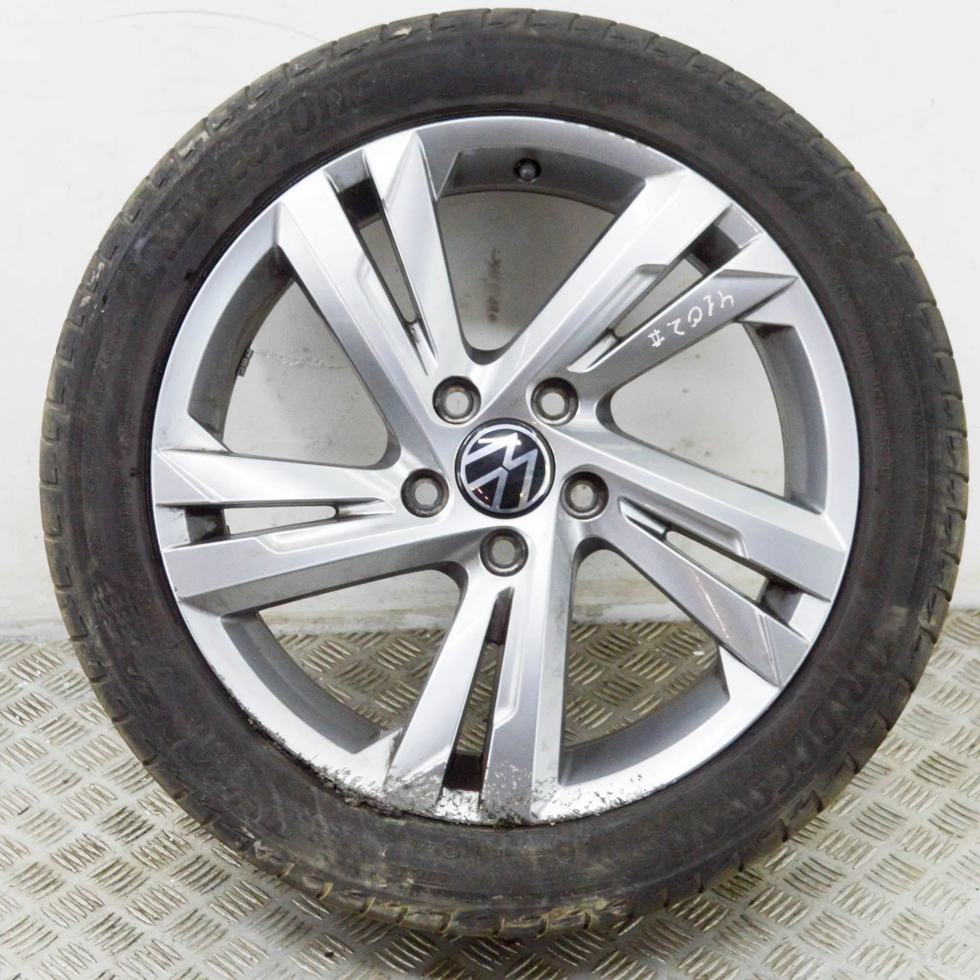 Volkswagen Golf 8 Alloy Wheel Alloy wheel — VW GOLF (VIII CD1) (2020-...) — 5...