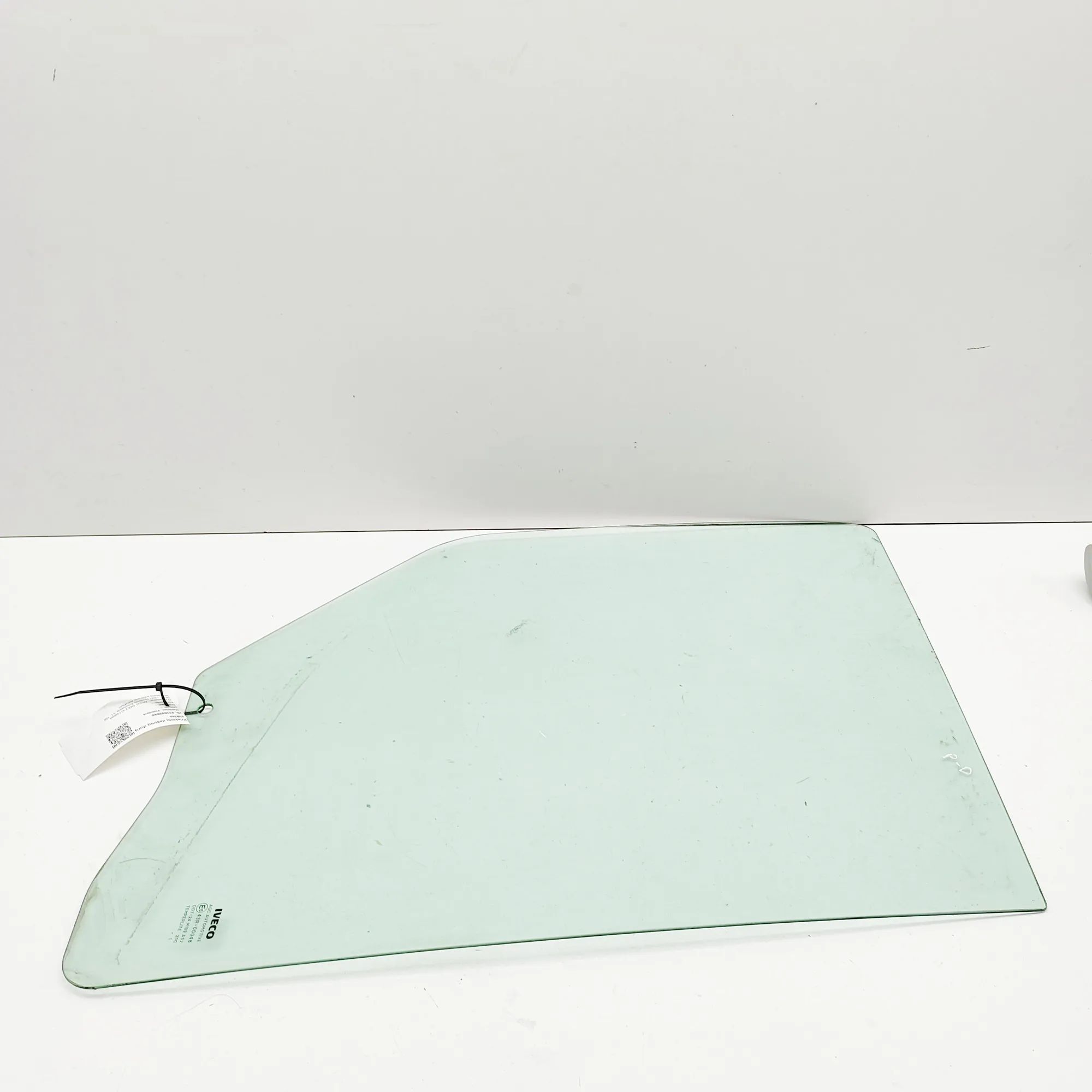 Iveco Daily Front Right Door Window Front Right Door Window — IVECO DAILY (VI Flatb...