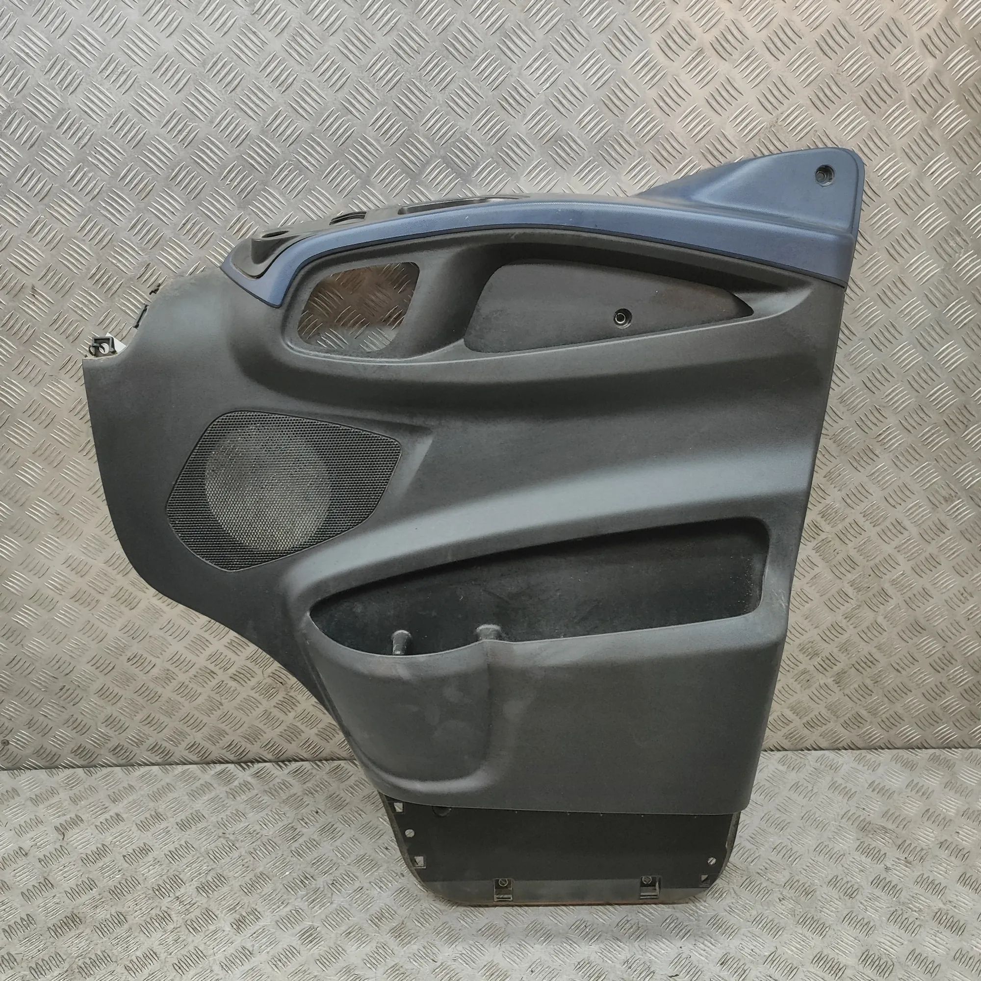 Iveco Daily Front Right Door Panel Front Right Door Panel — IVECO DAILY (VI Flatbe...