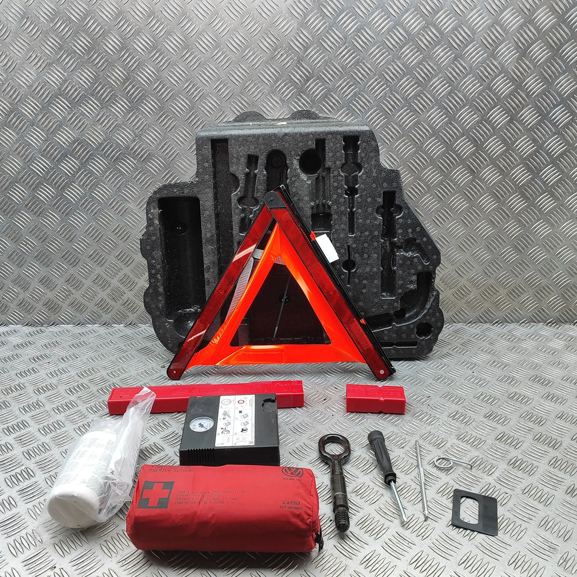 Volkswagen Caddy V Tool Kit
