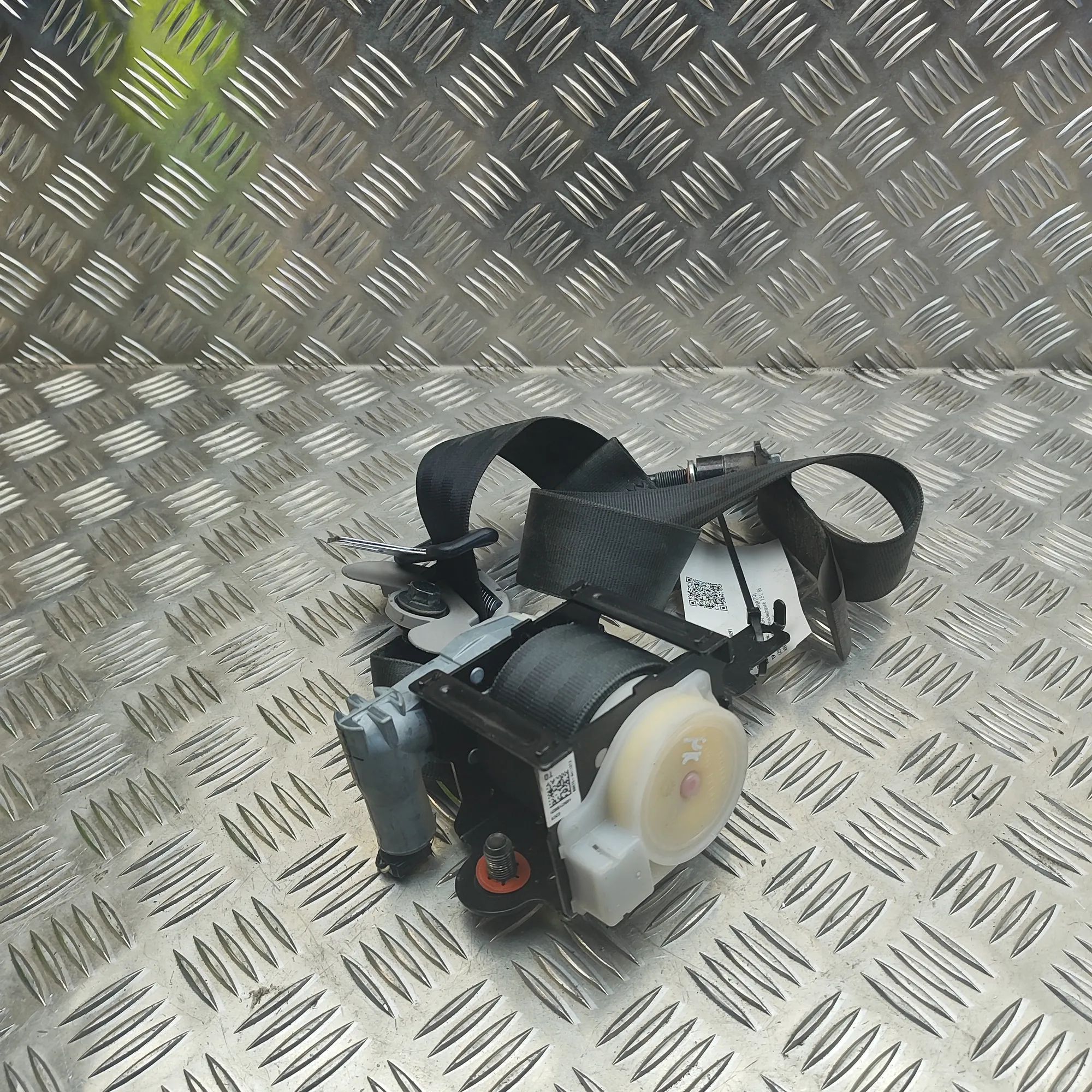 Hyundai H-1 Front Left Seatbelt Front Left Seatbelt — HYUNDAI H-1 (Cargo TQ) (2...