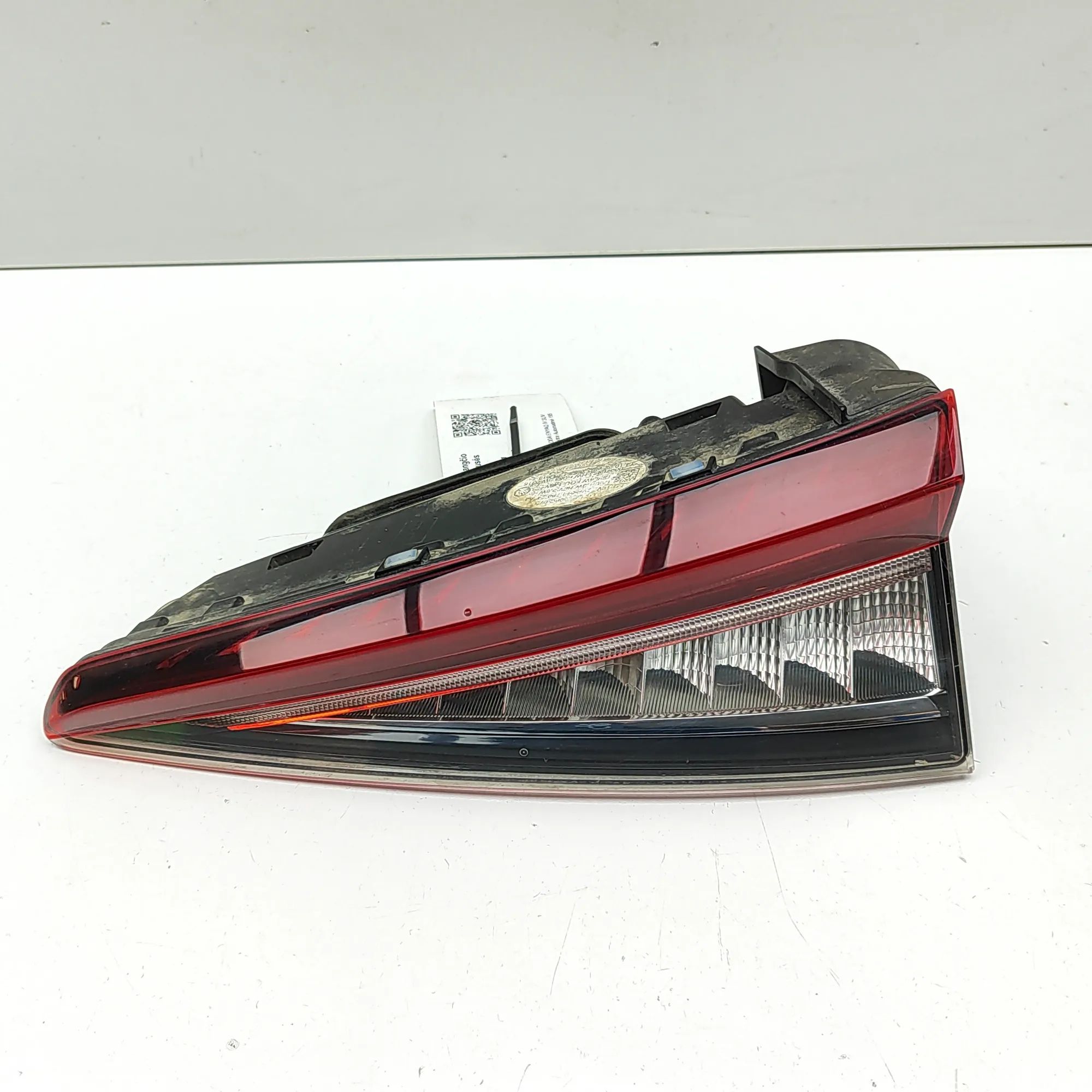 Skoda Enyaq Right Side Tailgate Tail Light Right Side Tailgate Tail Light — SKODA ENYAQ (i...