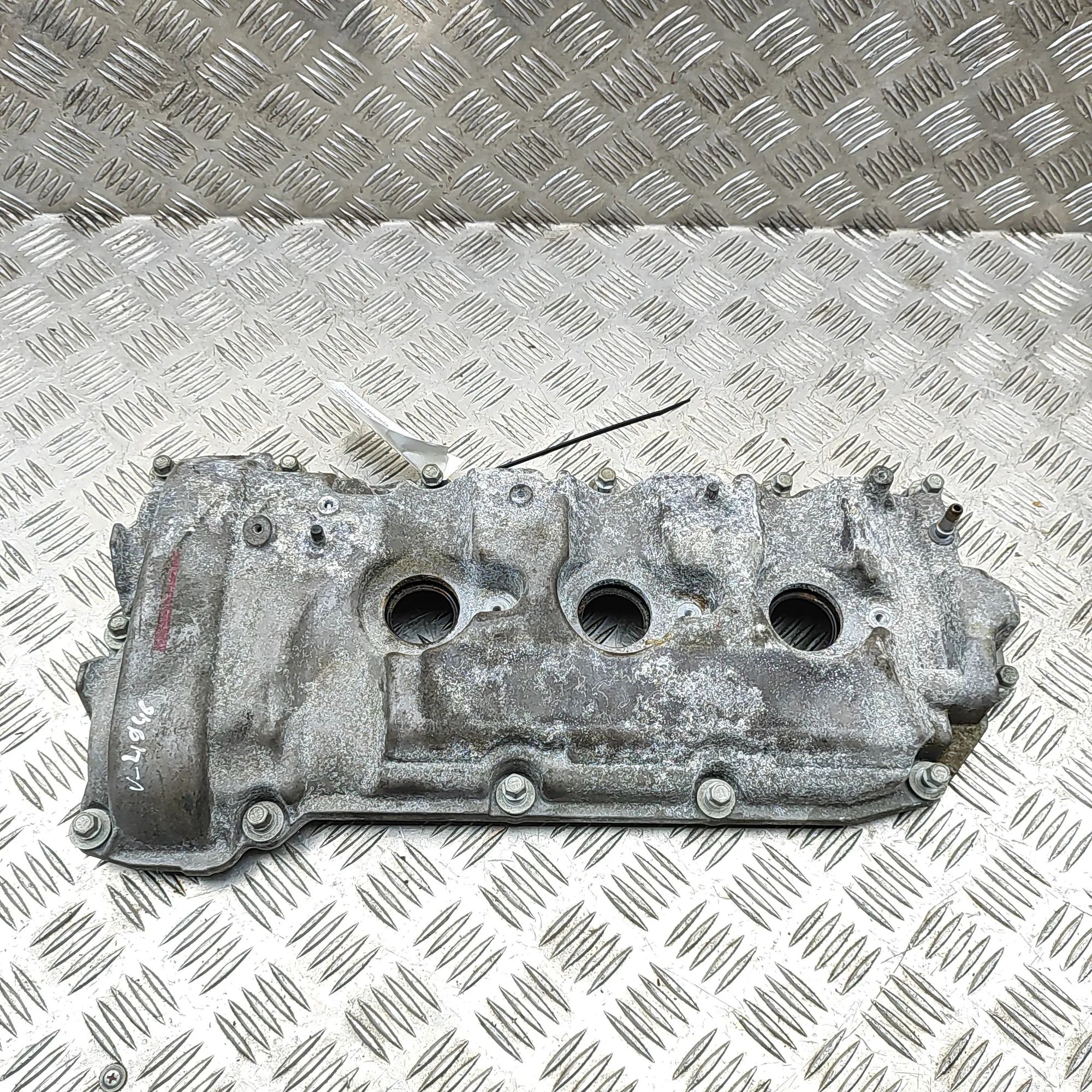 Chevrolet Camaro Valve Cover Right Side Valve Cover Right Side — CHEVROLET CAMARO (2009...