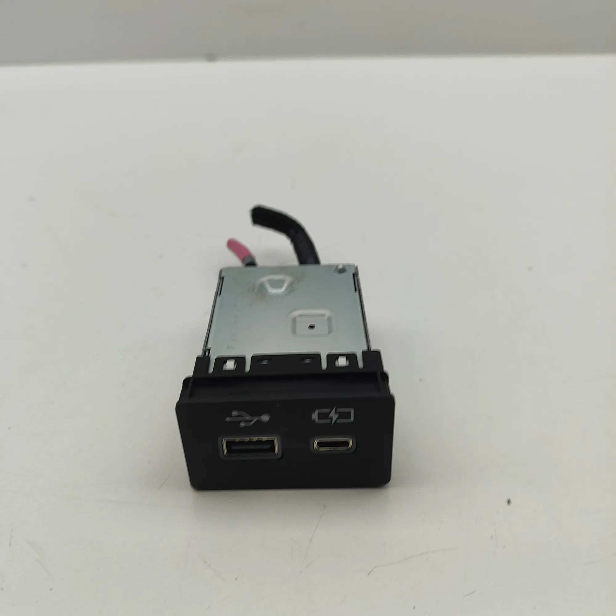 Lexus NX USB USB — LEXUS NX (II _A2_, _H2_) (2021-...) — 861...