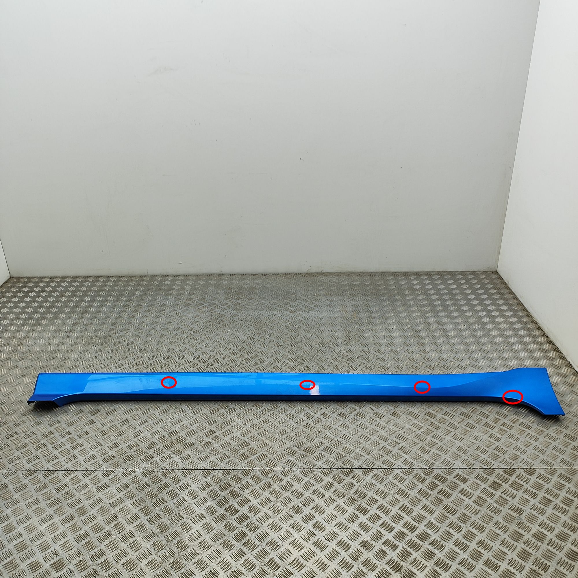 Nissan Leaf Right Side Plastic Sideskirt Cover Right Side Plastic Sideskirt Cover — NISSAN LEA...