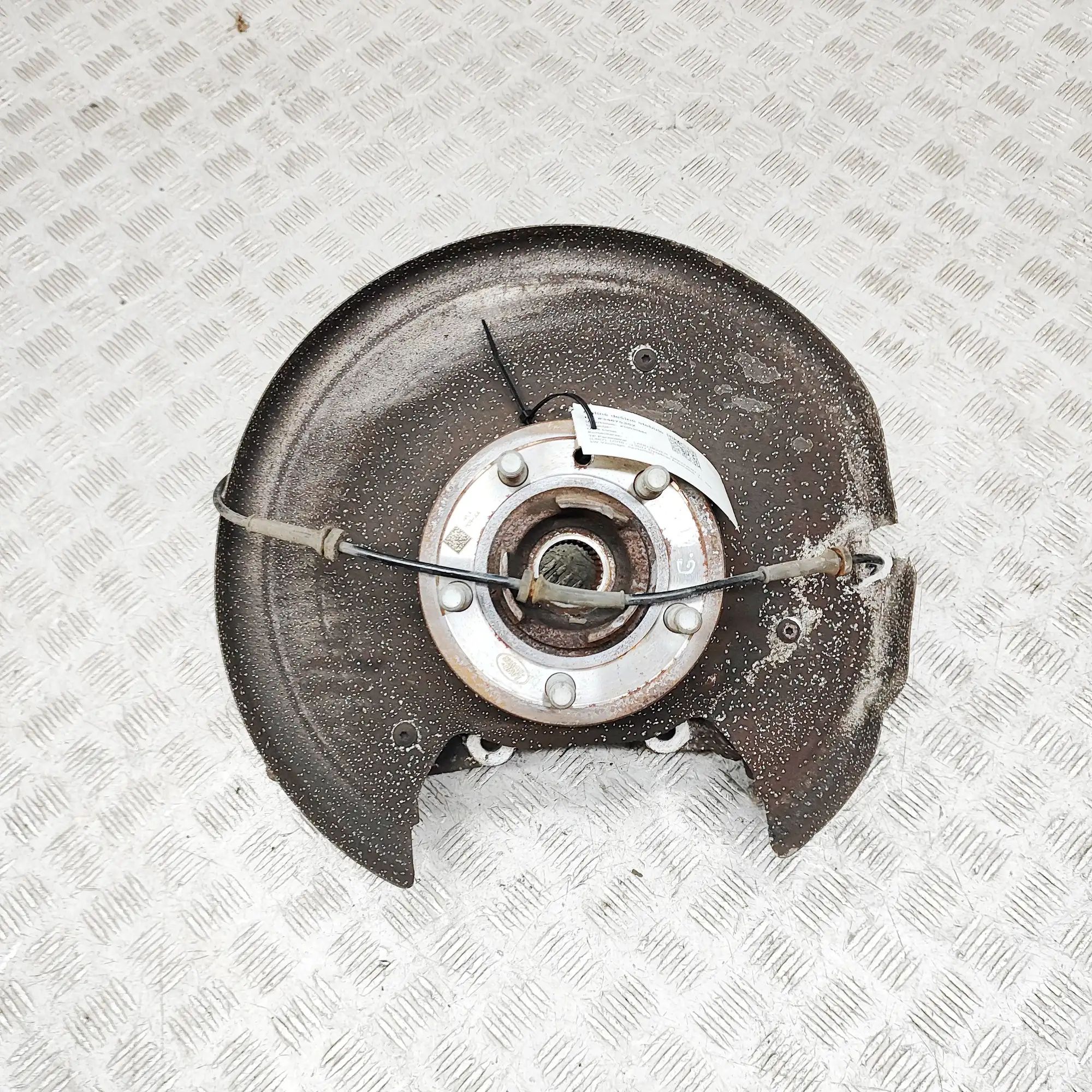 Land Rover Discovery Rear Right Wheel Hub Rear Right Wheel Hub — LAND ROVER DISCOVERY (V ...