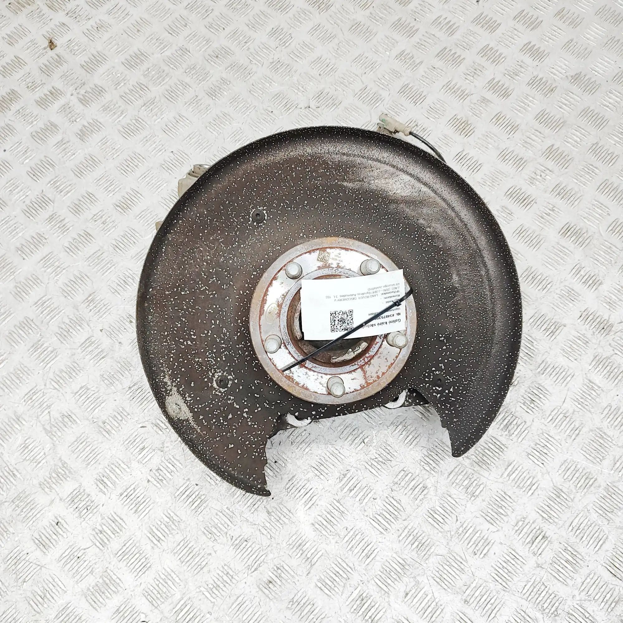Land Rover Discovery Rear Left Wheel Hub Spindle Rear Left Wheel Hub Spindle — LAND ROVER DISCOV...
