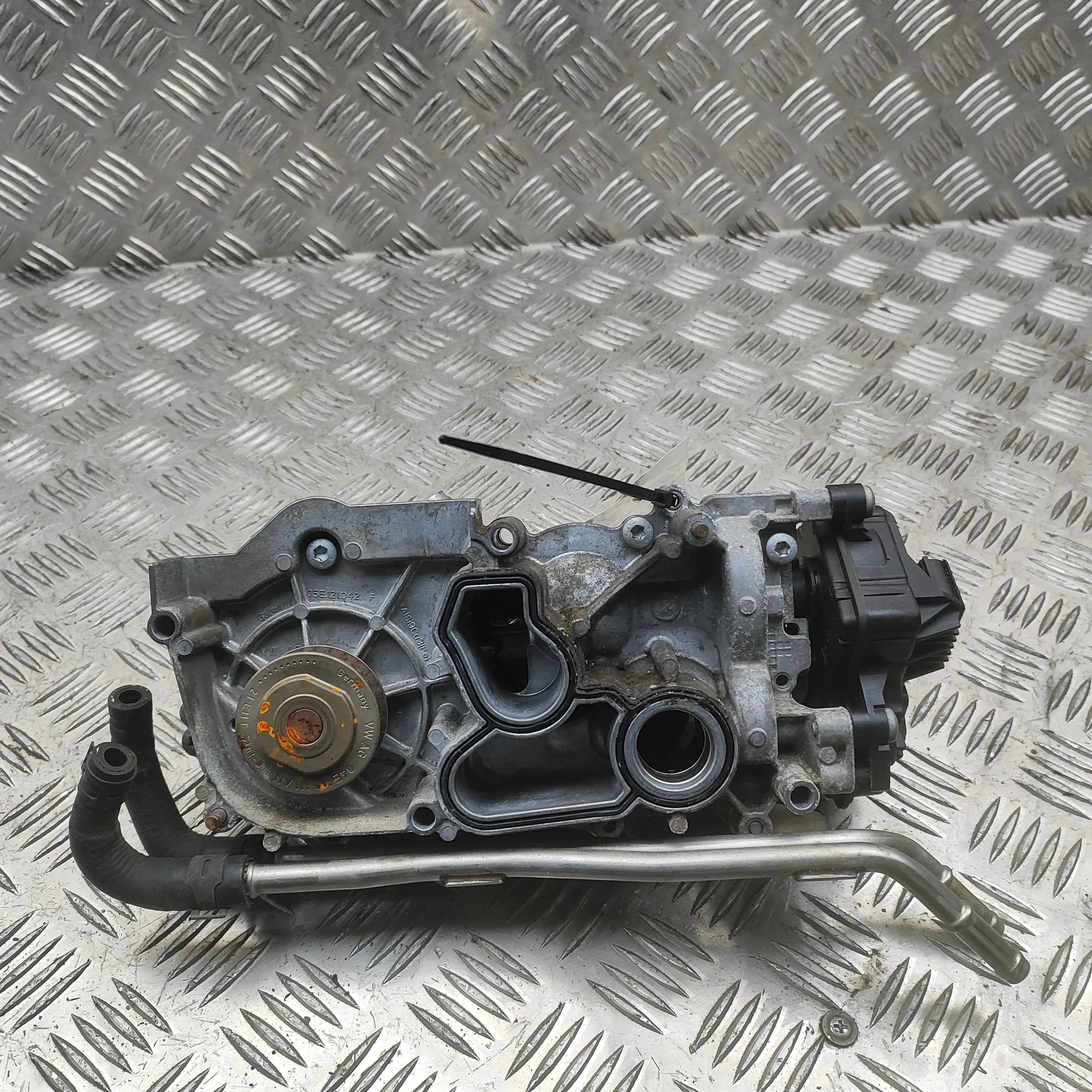 Volkswagen Golf 8 vesipumppu Water pump — VW GOLF (VIII CD1) (2020-...) — 05...