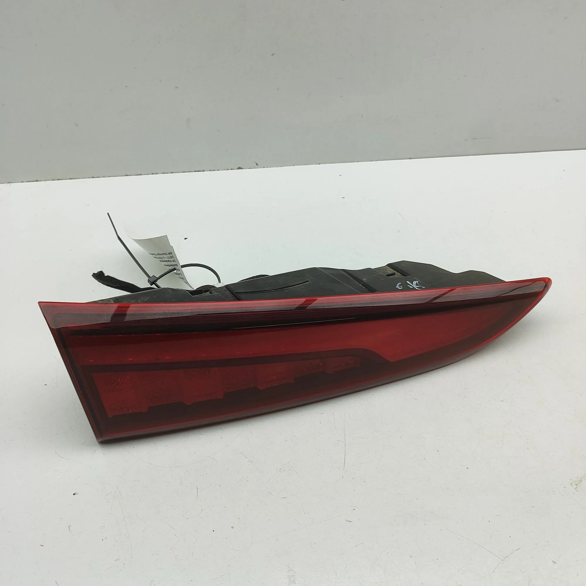 Hyundai Kona Left Side Tailgate Tail Light Left Side Tailgate Tail Light — HYUNDAI KONA (2...