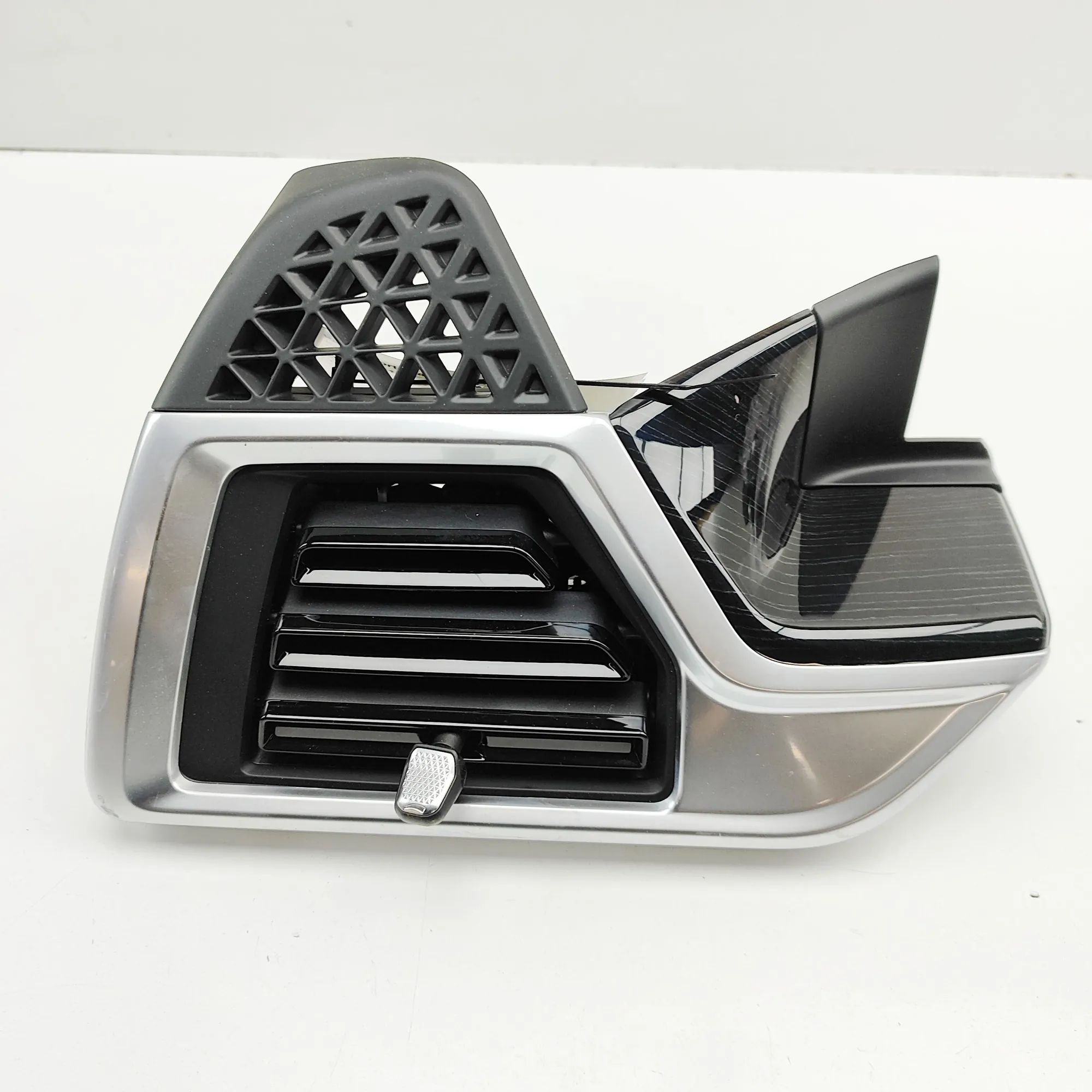 BMW X5 (G05) Dashboard Air Vents Dashboard Air Vents — BMW X5 (G05) (2018-...) —...