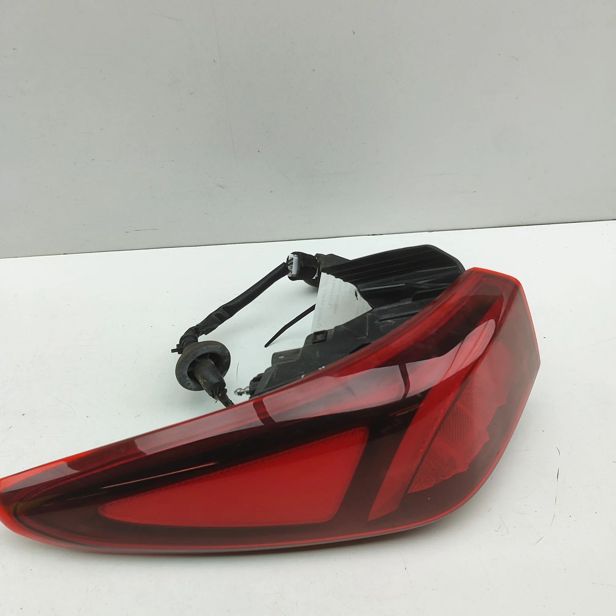 Hyundai Kona Rear Left Tail Light Rear Left Tail Light — HYUNDAI KONA (2017-...) ...