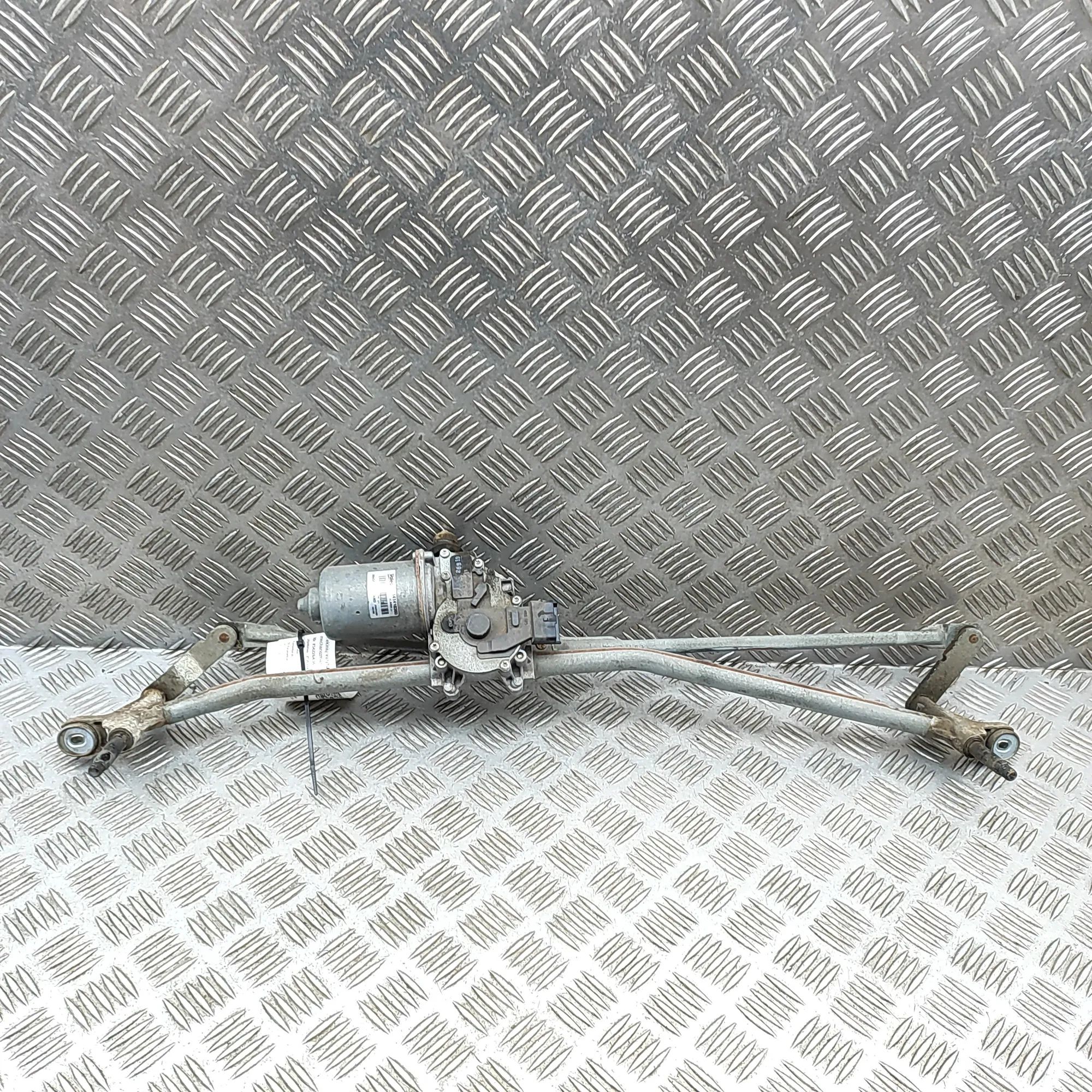 Nissan NV400 / Interstar Front Windshield Wiper Mechanism Front Windshield Wiper Mechanism — NISSAN NV400...