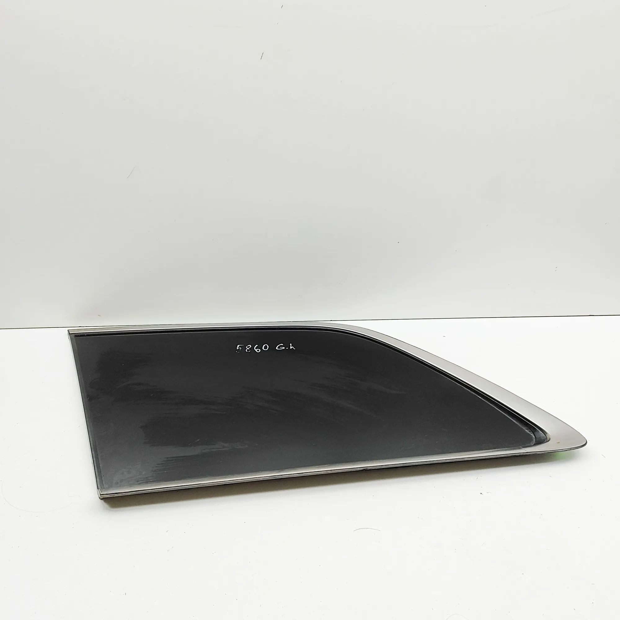 Jeep Grand Cherokee (WK) Rear Left Quarter Window Rear Left Quarter Window — JEEP GRAND CHEROKEE ...