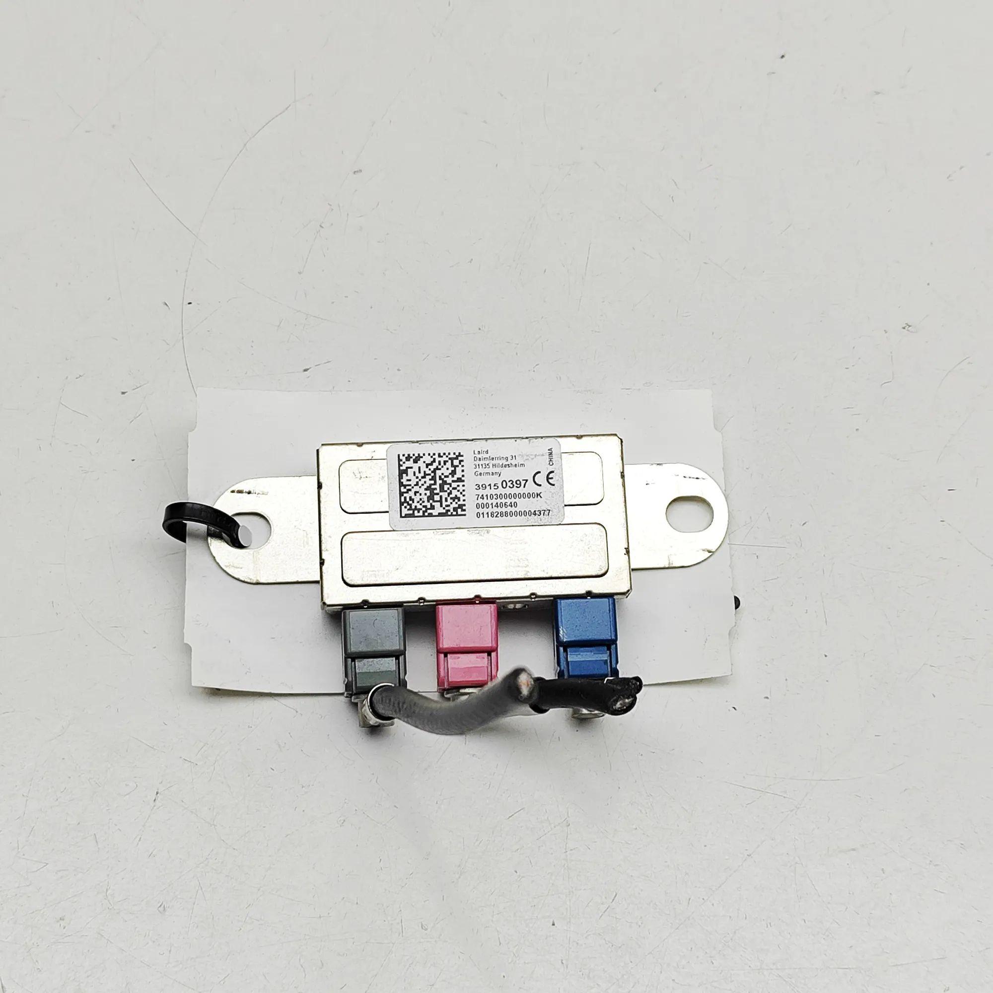 Cadillac Escalade Antenna Amplifier Antenna Amplifier — CADILLAC ESCALADE (2014-......