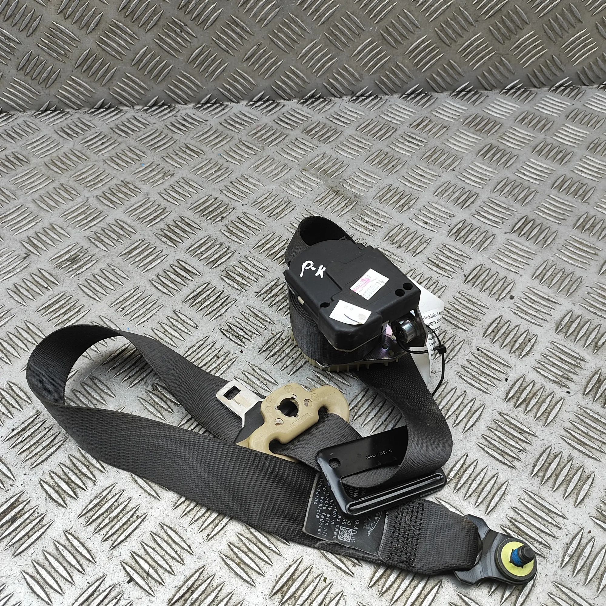 Jaguar XJ Front Left Seatbelt Front Left Seatbelt — JAGUAR XJ (X350) (2003-20...