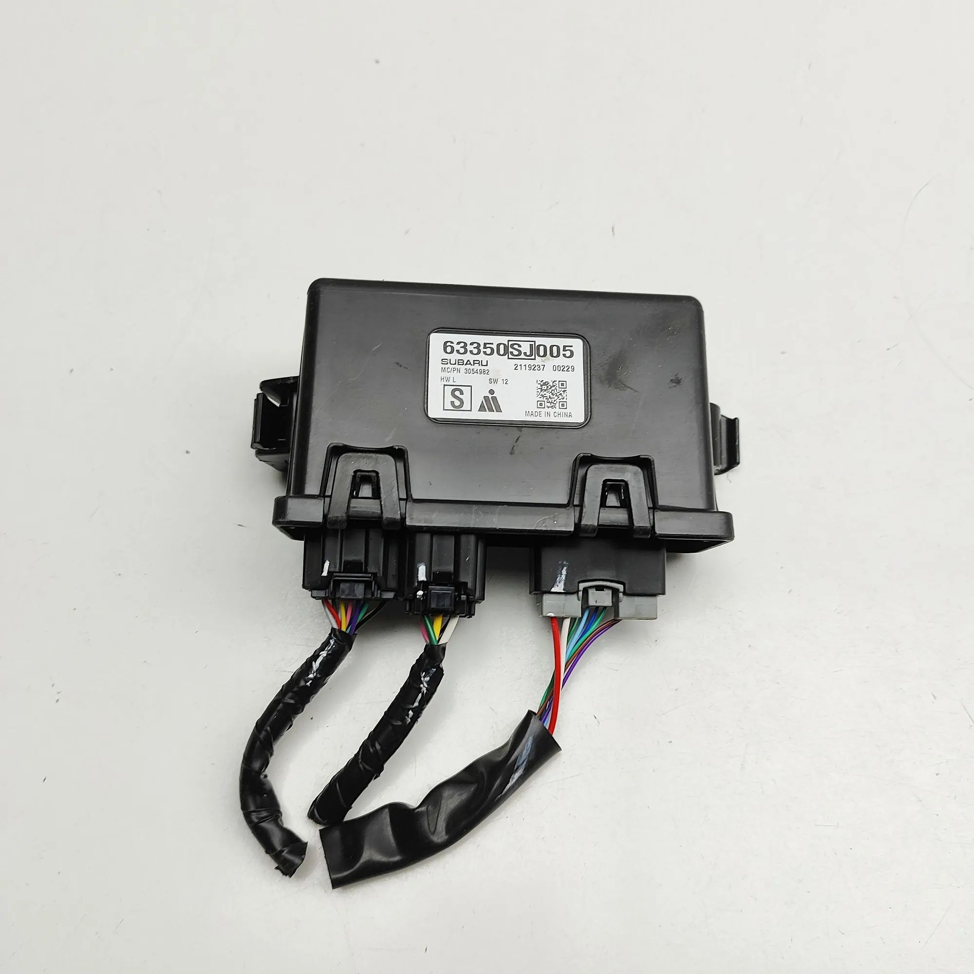 Subaru Forester Tailgate Bootlid Control Unit Tailgate Bootlid Control Unit — SUBARU FORESTER...