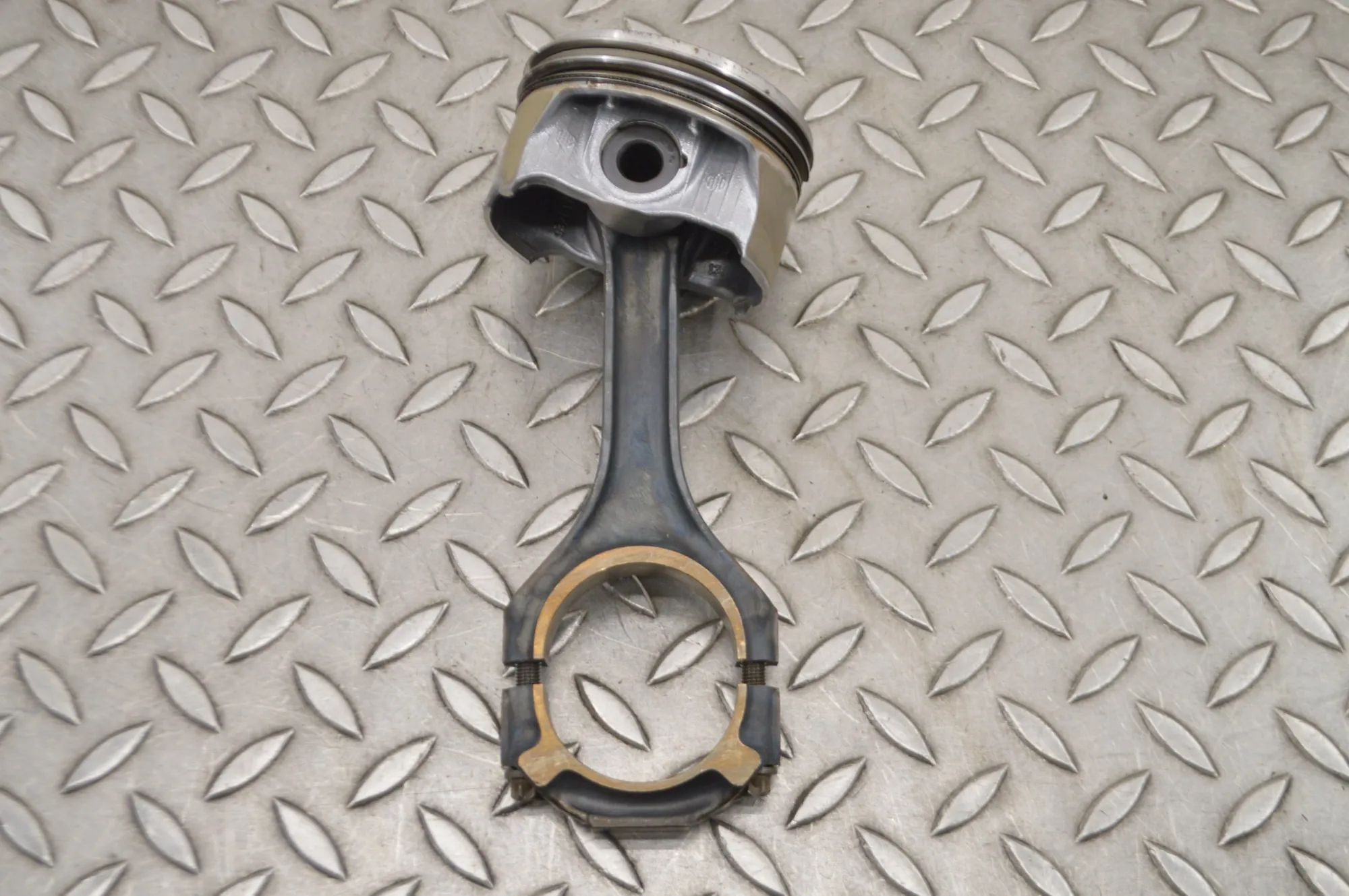 Mercedes-Benz GL / GLS (X166) Piston Piston — MERCEDES BENZ GLS (X166) (2015-...) — ...