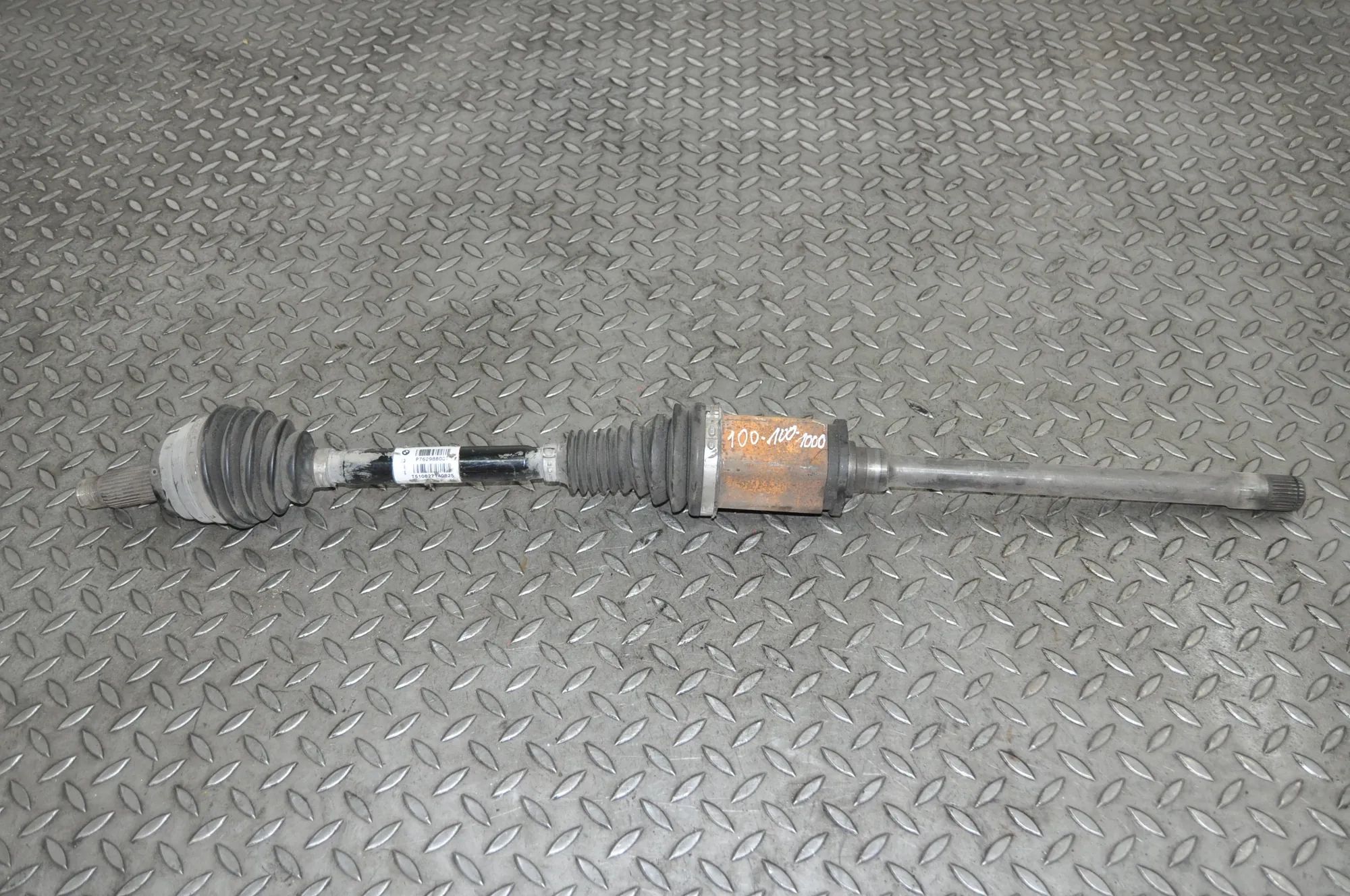 BMW X5 (E70) Front Right Driveshaft Front Right Driveshaft — BMW X5 (E70) (2006-201...