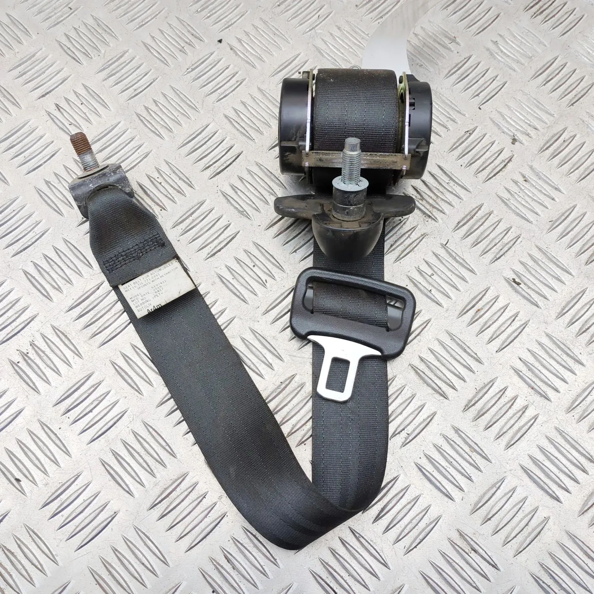 Isuzu D-Max Rear Right Seatbelt Rear Right Seatbelt — ISUZU D-MAX (II TFR, TFS)...