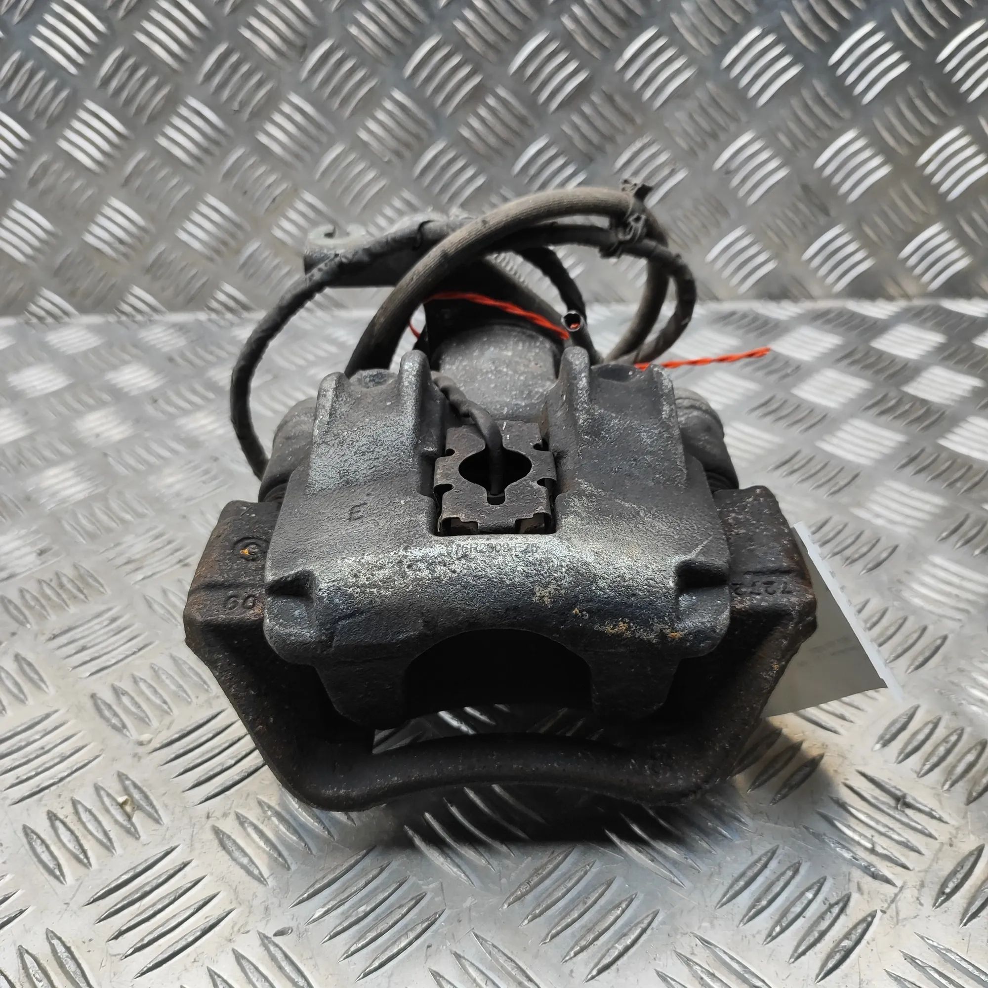 Iveco Daily Brake caliper — rear right Brake caliper — rear right — IVECO DAILY (VI Va...