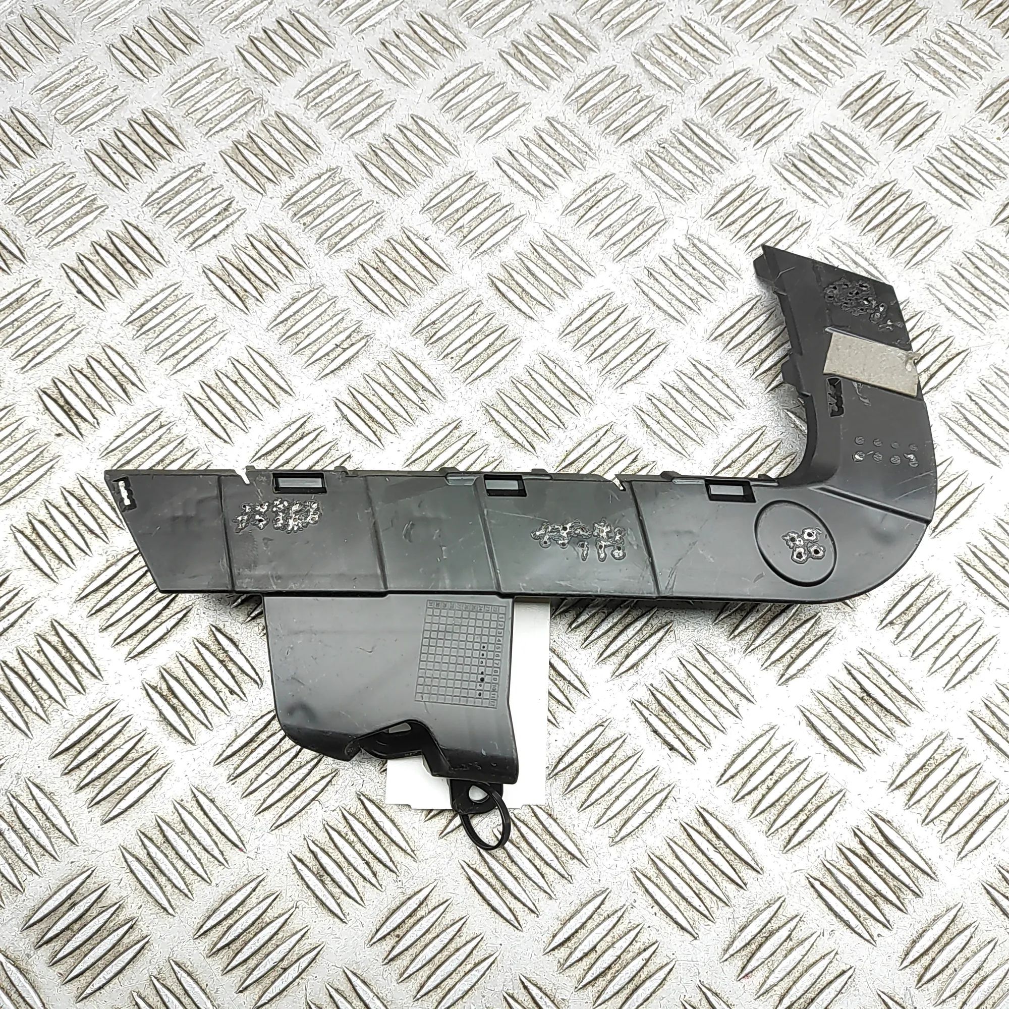 Hyundai Kona Front Right Bumper Bracket Front Right Bumper Bracket — HYUNDAI KONA (SX2)...
