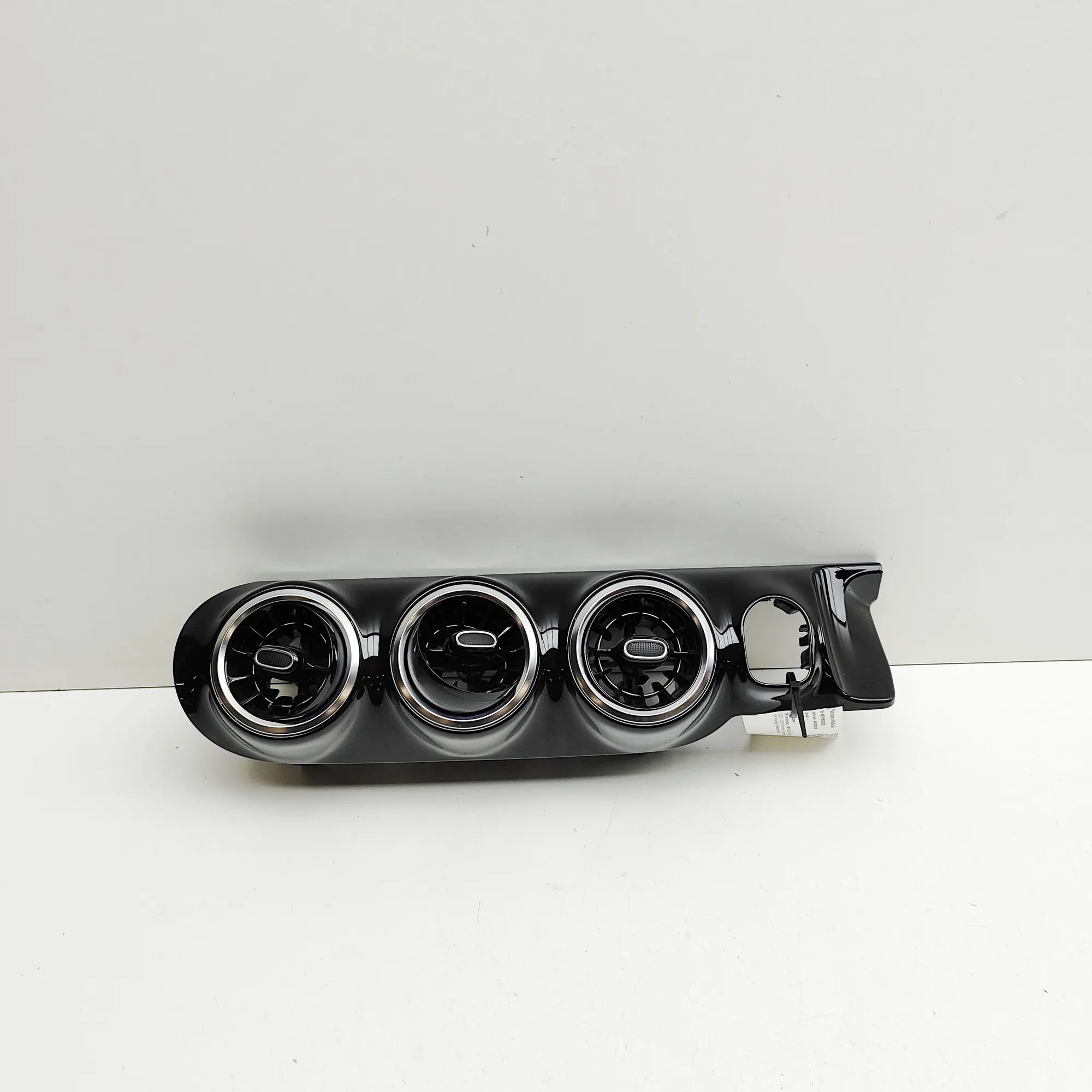 Mercedes-Benz GLA (X156) Dashboard Air Vents Dashboard Air Vents — MERCEDES BENZ GLA (H247) ...