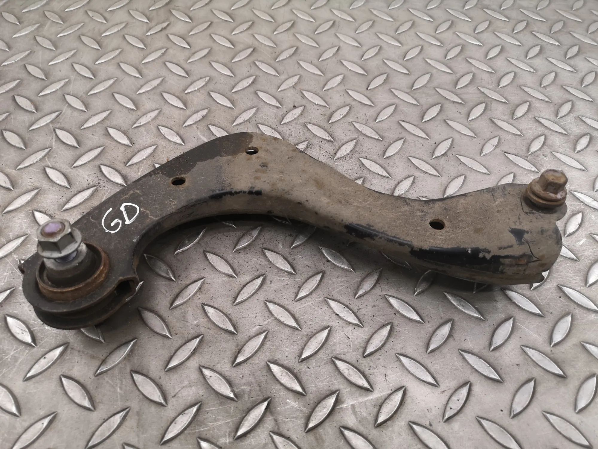 Lexus ES Control arm — rear right Control arm — rear right — LEXUS ES (_Z10_, _A1...