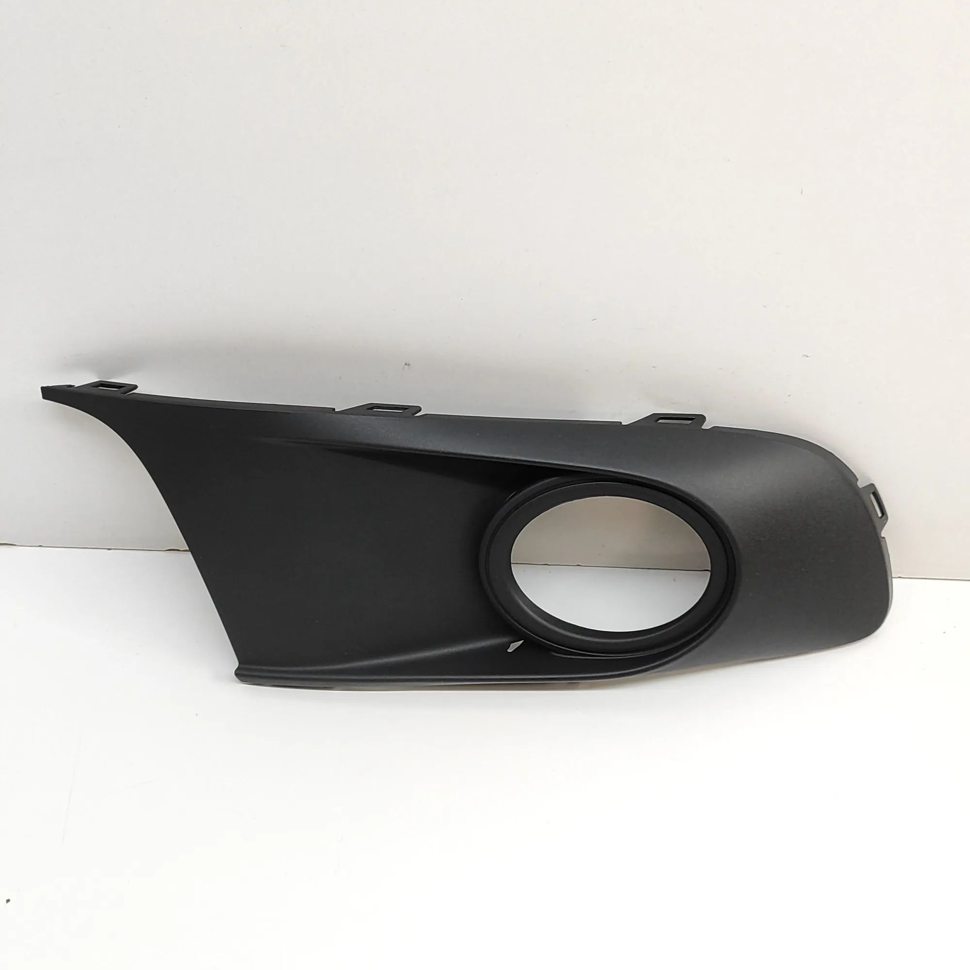 Volkswagen Caddy (2K) Fog light trim