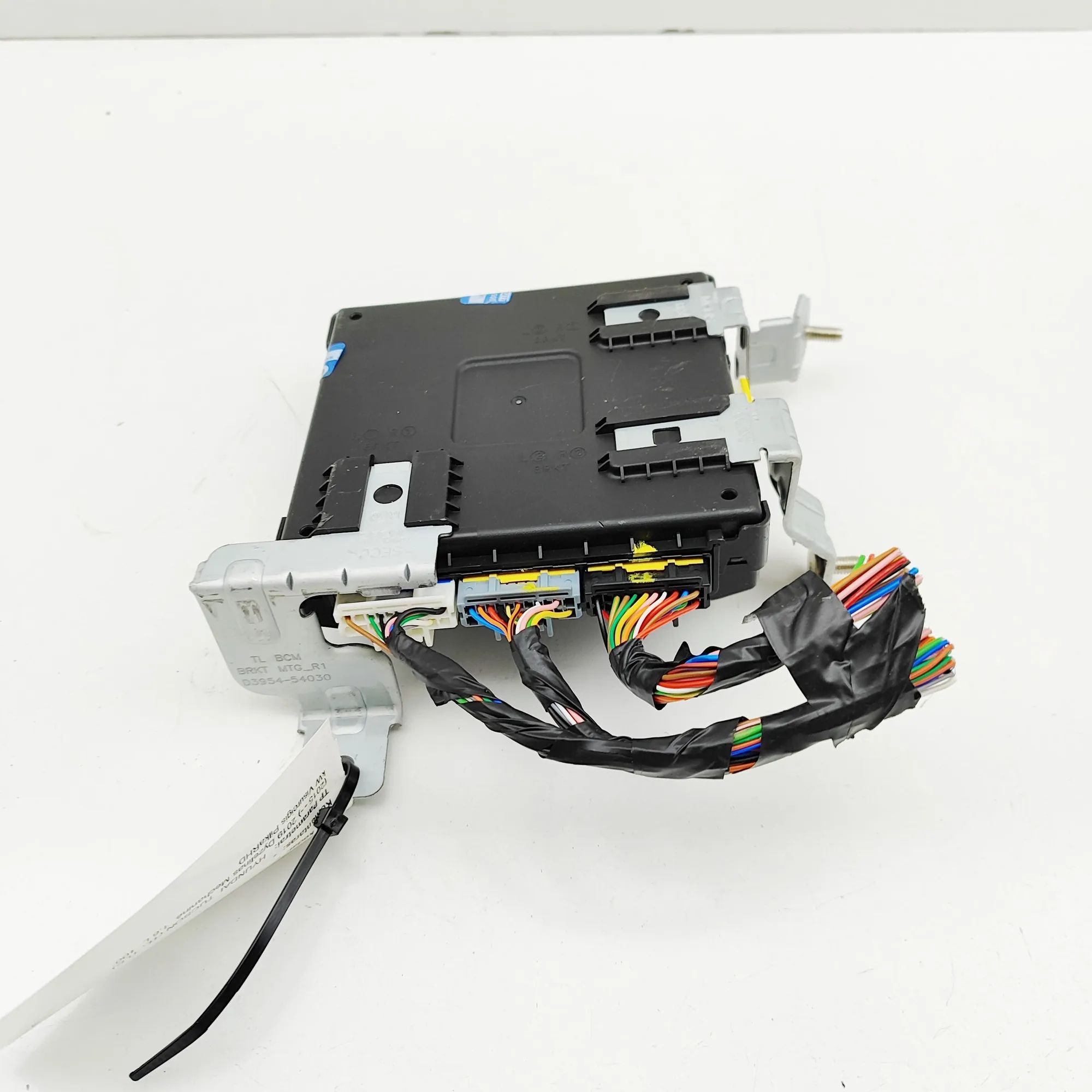 Hyundai Tucson Comfort Control Unit Comfort Control Unit — HYUNDAI TUCSON (TL, TLE)...