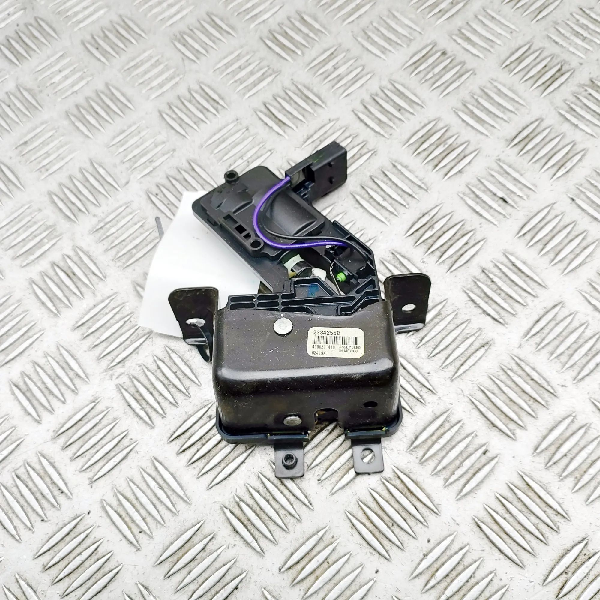 Cadillac Escalade Tailgate Boot Lock Tailgate Boot Lock — CADILLAC ESCALADE (2014-.....
