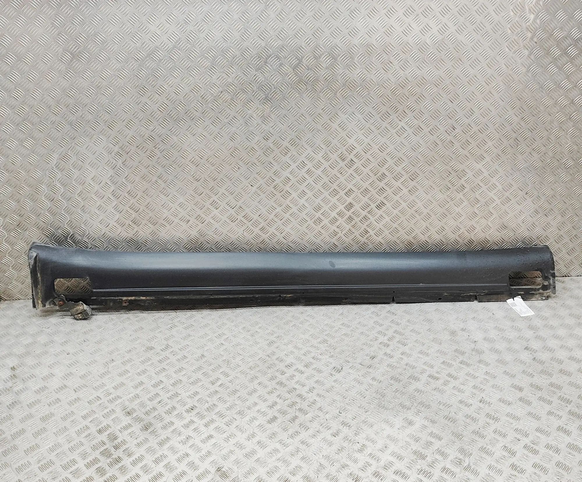 Porsche Cayenne Right Side Plastic Sideskirt Cover Right Side Plastic Sideskirt Cover — PORSCHE CA...