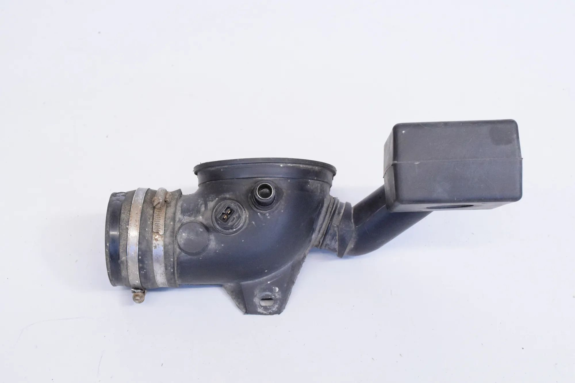 Jaguar XJ (X300) Air Intake Tube Air Intake Tube — JAGUAR XJ (X300, X330) (1994-...
