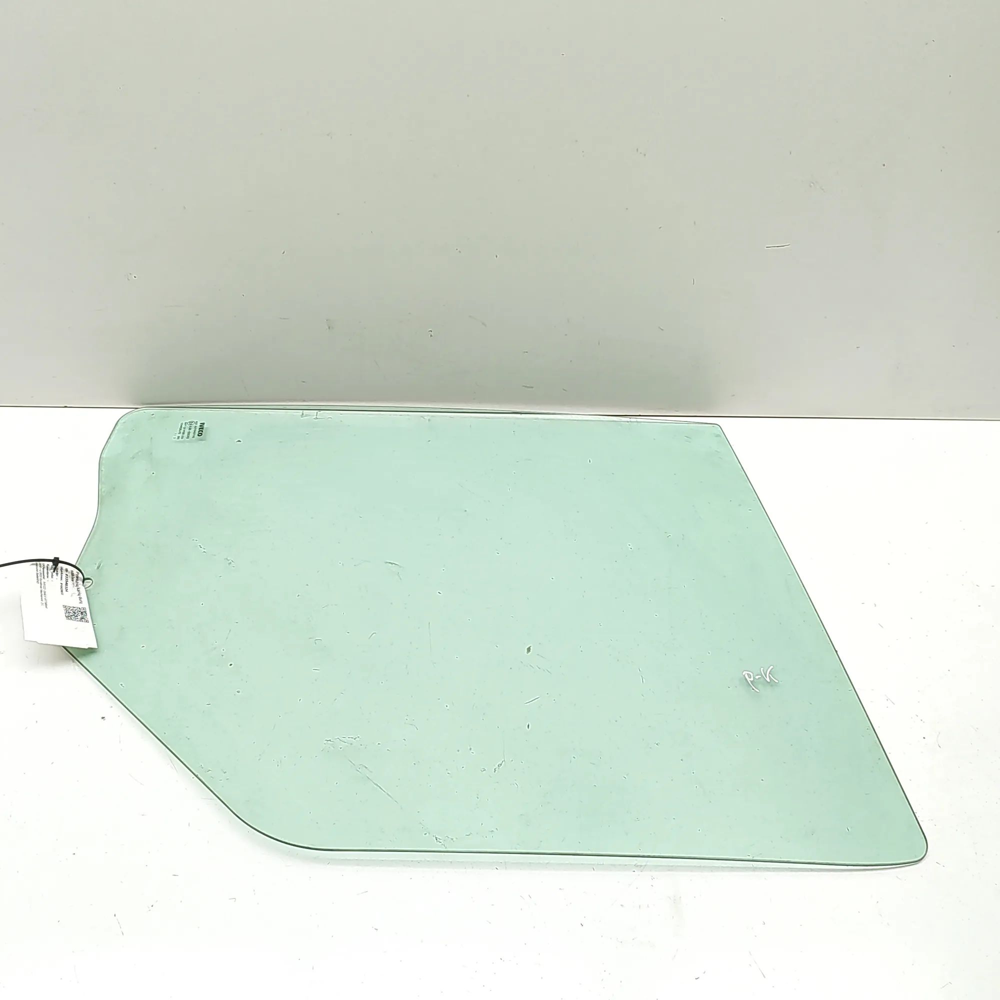 Iveco Daily Front Left Door Window Front Left Door Window — IVECO DAILY (VI Flatbe...