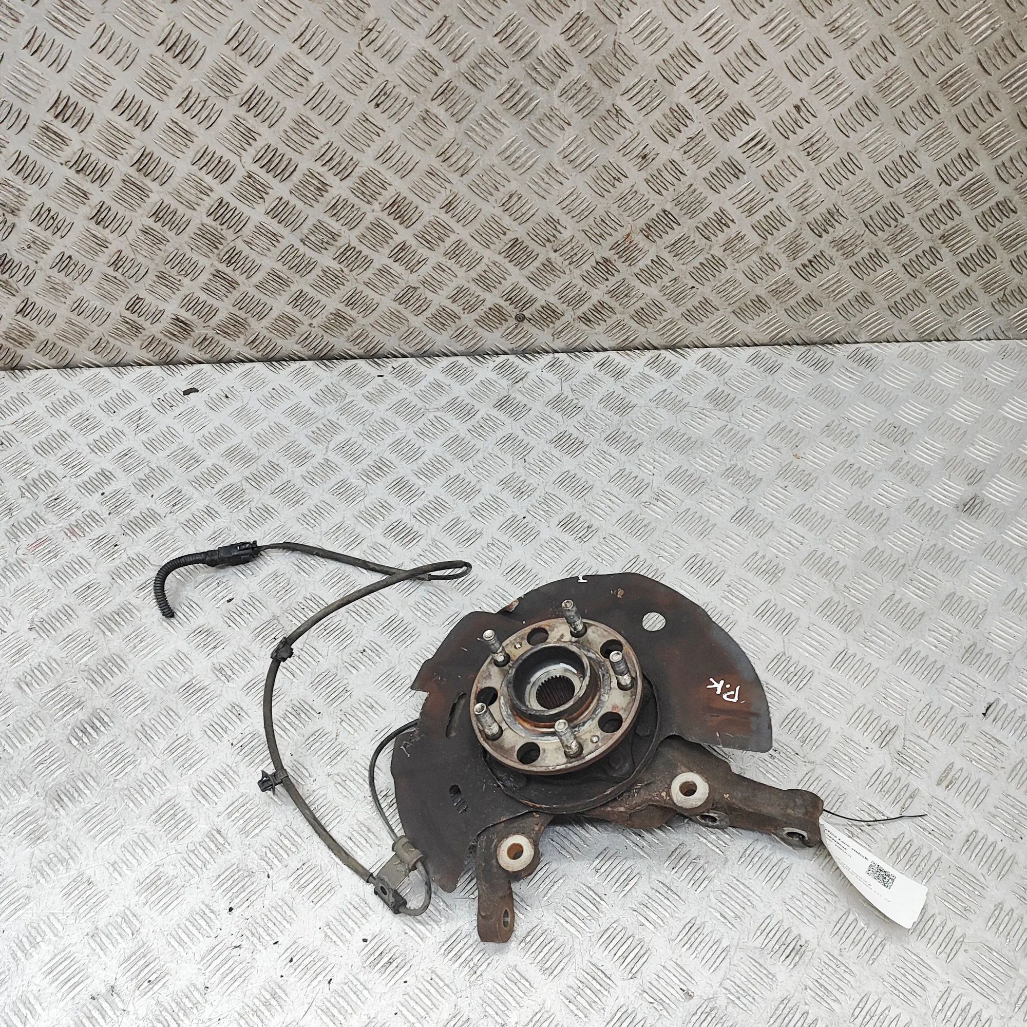 Hyundai Santa Fe Front Left Wheel Hub Front Left Wheel Hub — HYUNDAI SANTA (FÉ III DM...
