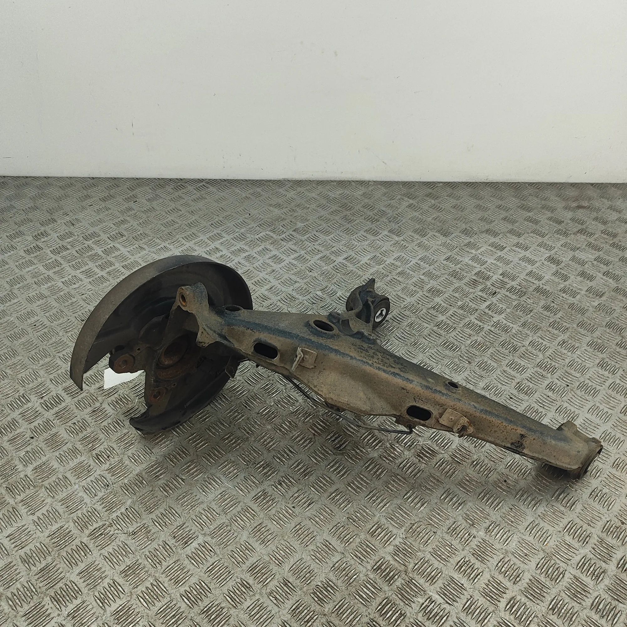 Volkswagen Transporter (T6, Caravelle, Multivan) Rear Right Wheel Hub Rear Right Wheel Hub — VW TRANSPORTER (VI T6 Va...