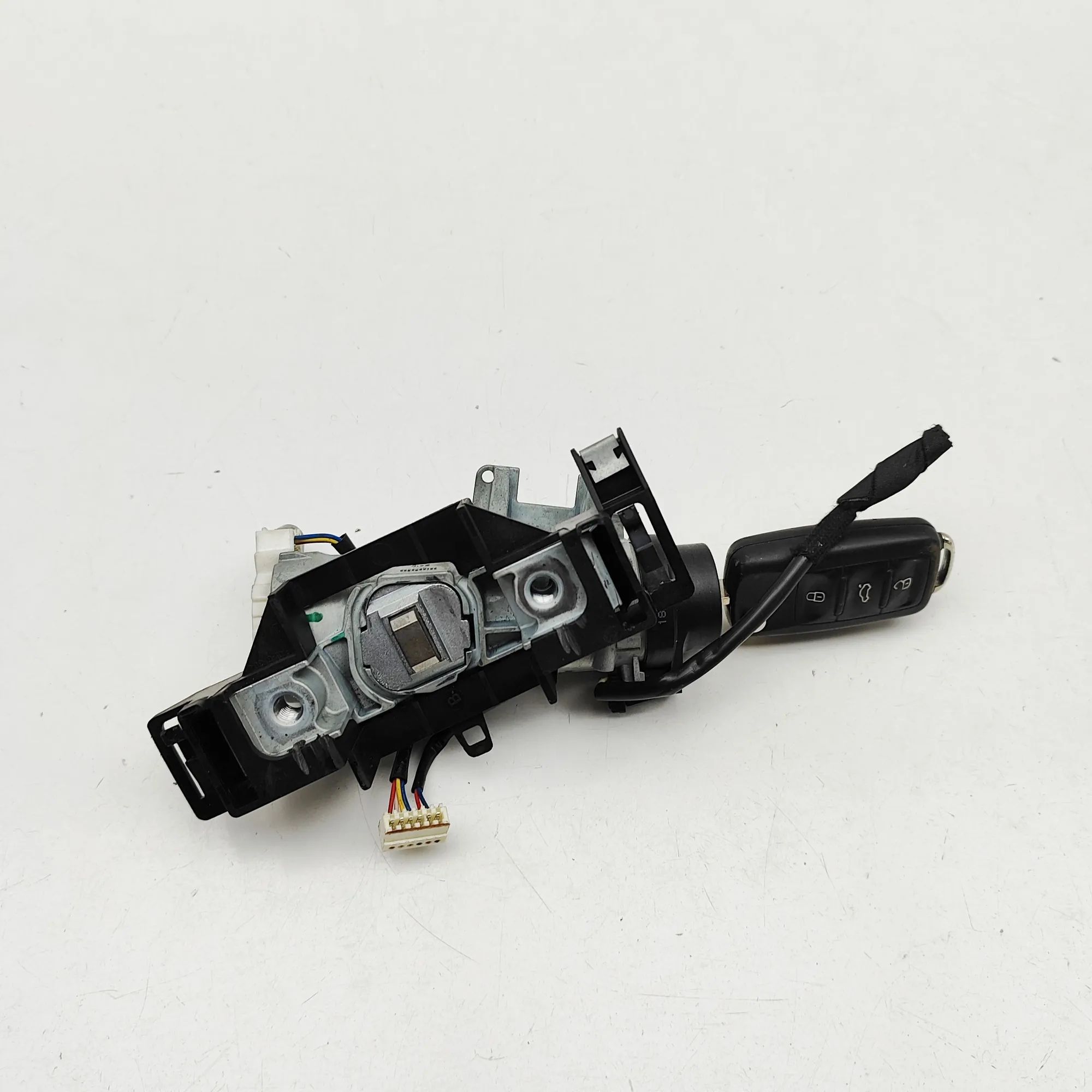 Volkswagen Jetta Ignition lock Ignition lock — VW JETTA (MK6 162, 163) (2010-....