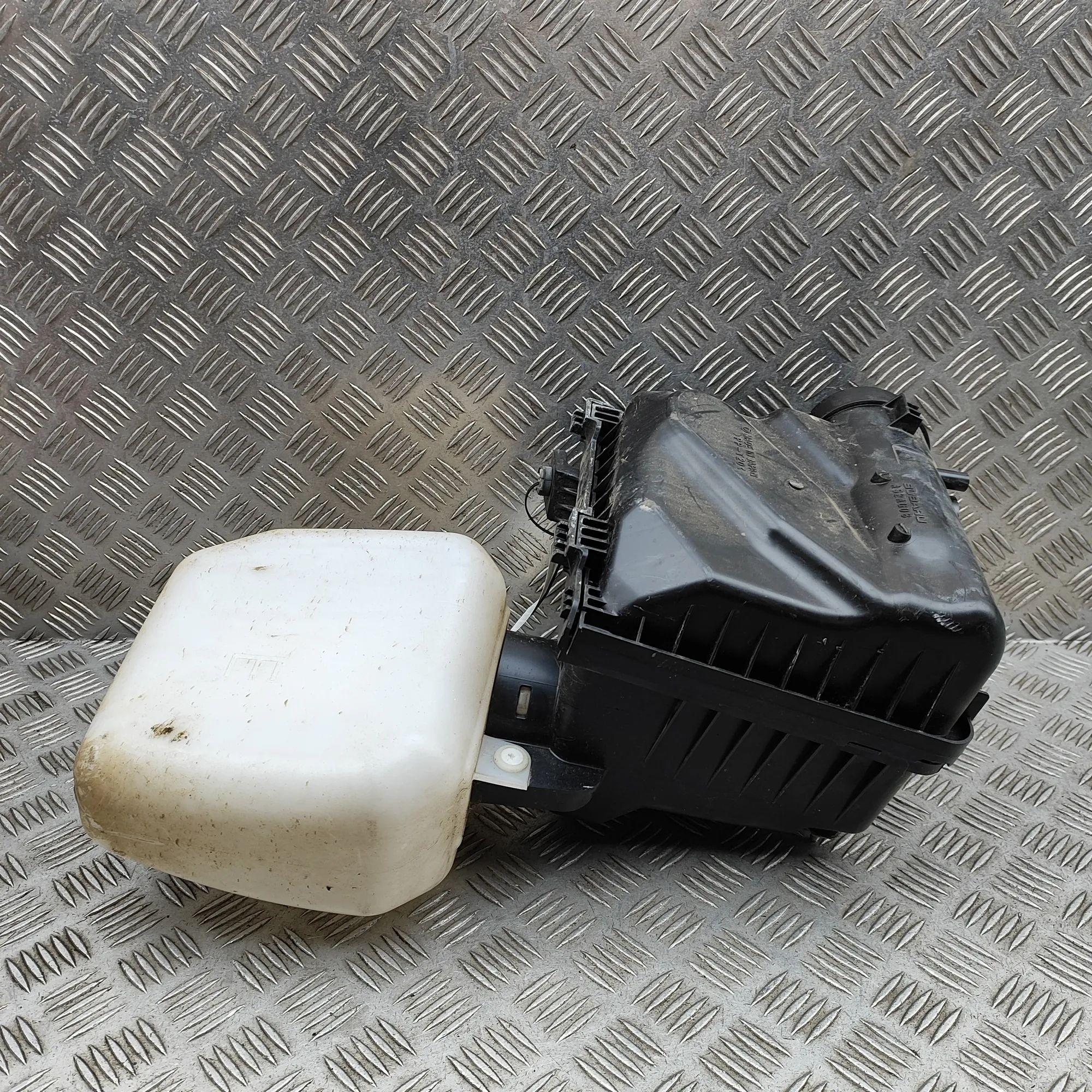 Subaru Forester Воздухоочиститель  Air Filter Box — SUBARU FORESTER (SJ) (2012-......
