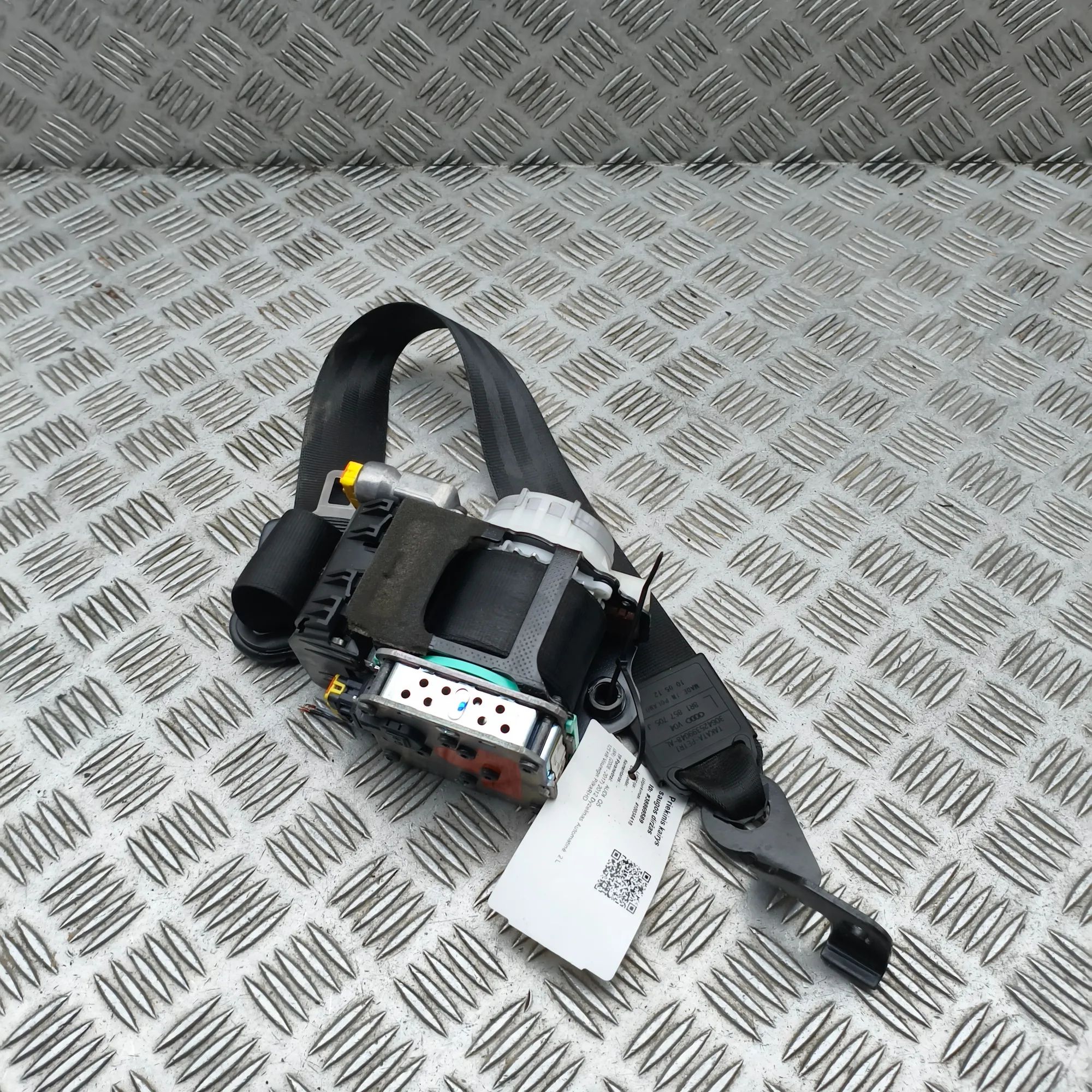 Audi Q5 (8R) Front Left Seatbelt Front Left Seatbelt — AUDI Q5 (8R) (2008-2017) ...