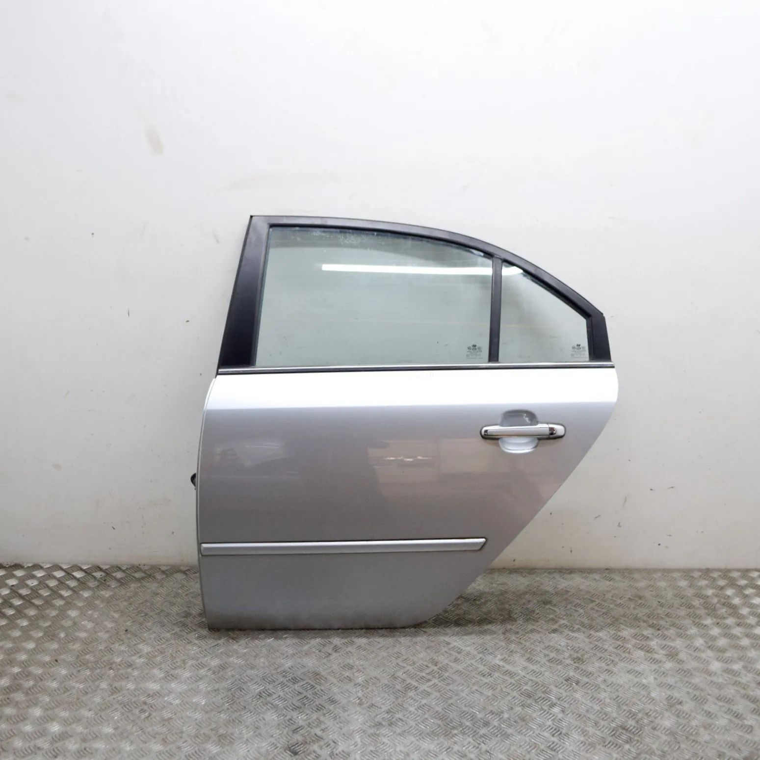 Hyundai Sonata (EF) Door — rear left Door — rear left — HYUNDAI SONATA V (NF) (2005-...