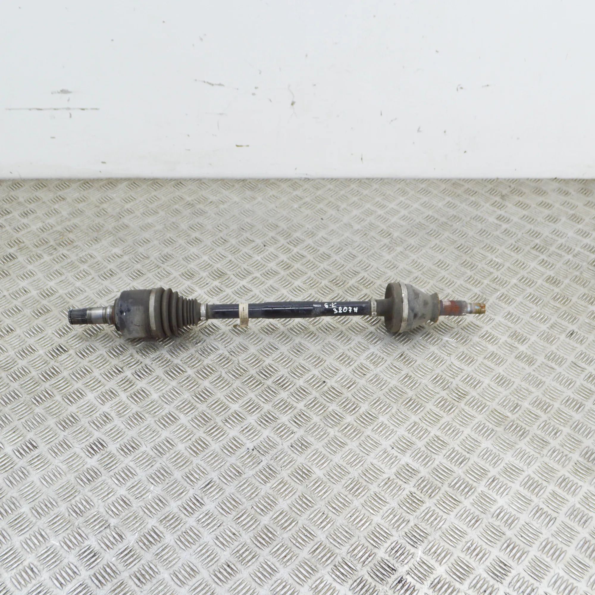 Maserati Ghibli Rear Left Driveshaft Rear Left Driveshaft — MASERATI GHIBLI (M157) (...