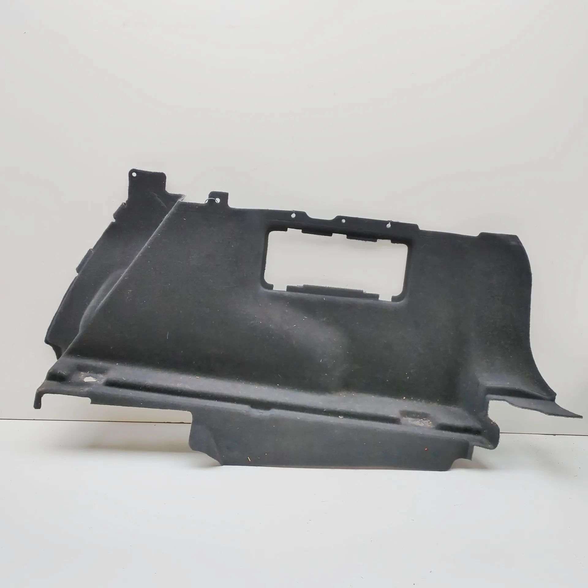 Land Rover Range Rover Velar Right Side Trunk Trim Right Side Trunk Trim — LAND ROVER RANGE ROVER ...