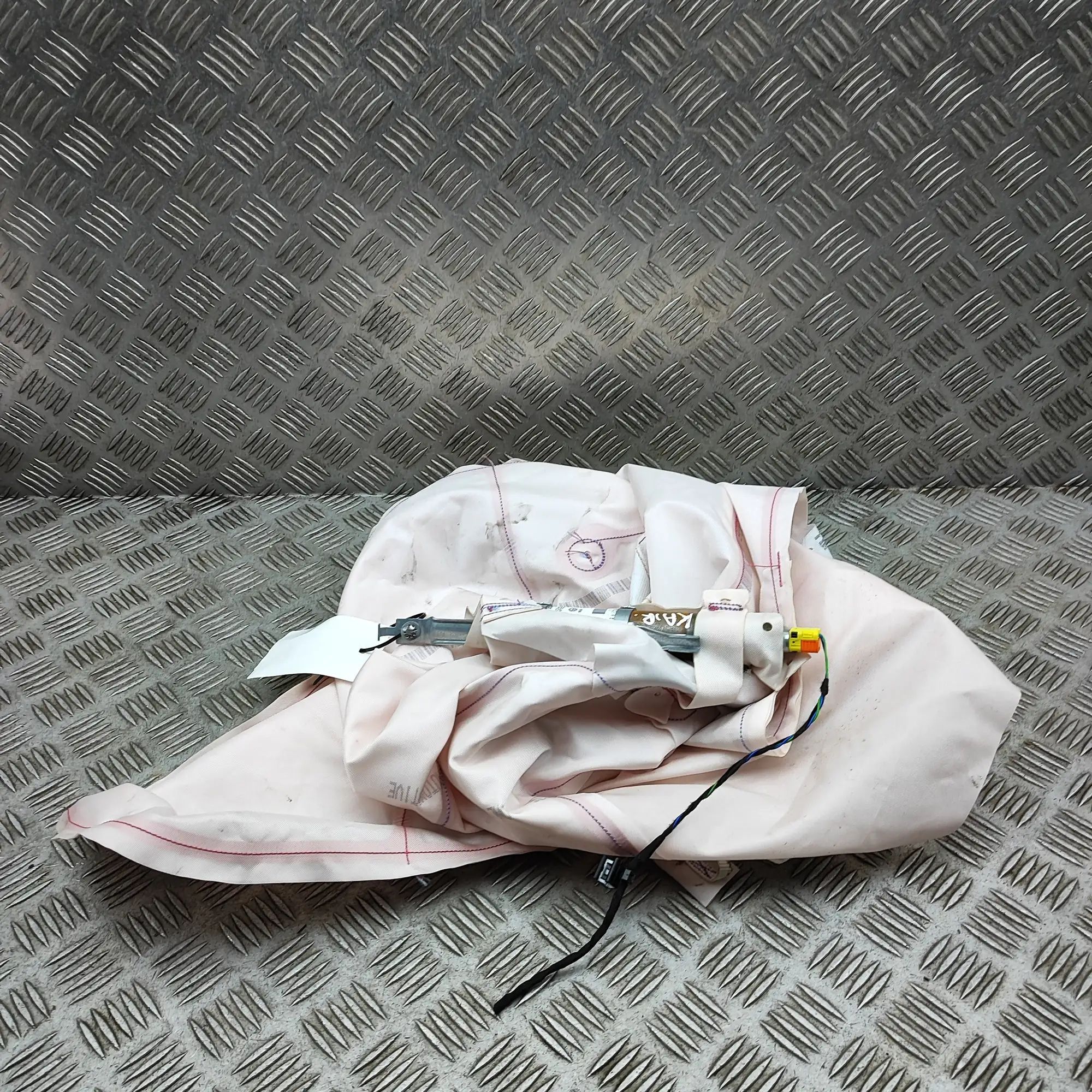 Volkswagen Golf 8 Left Side Roof Safety Curtain SRS Left Side Roof Safety Curtain SRS — VW GOLF (VI...